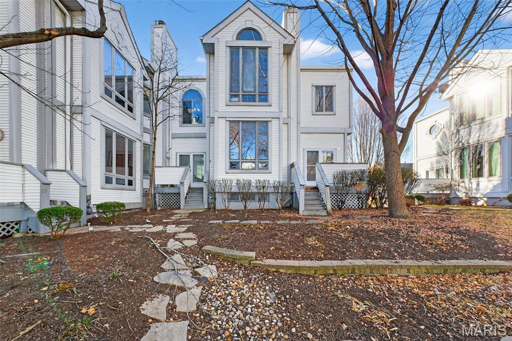 A Buyer’s Look at 28 Columbus Square Drive in Columbus Square