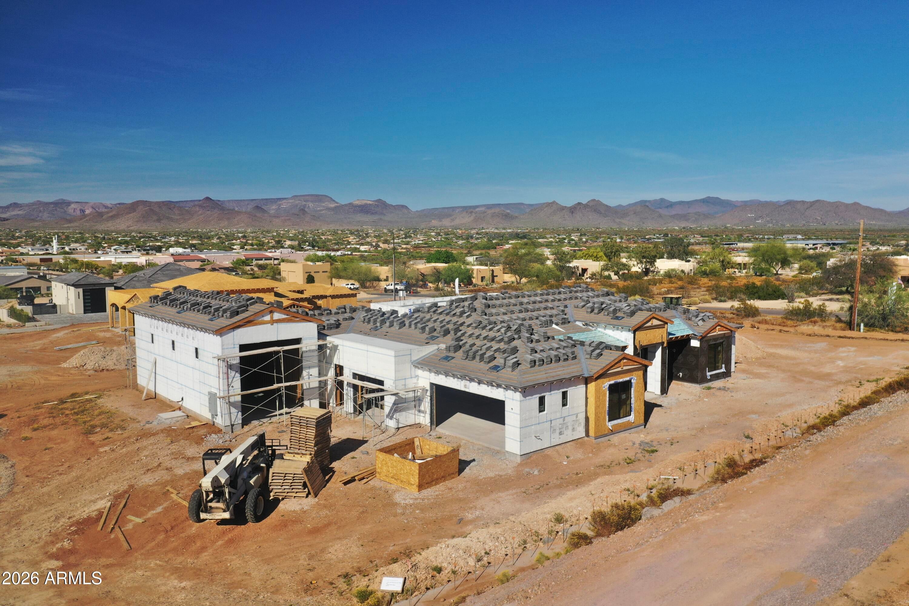 NO HOA, 1 ACRE LOT - Residential