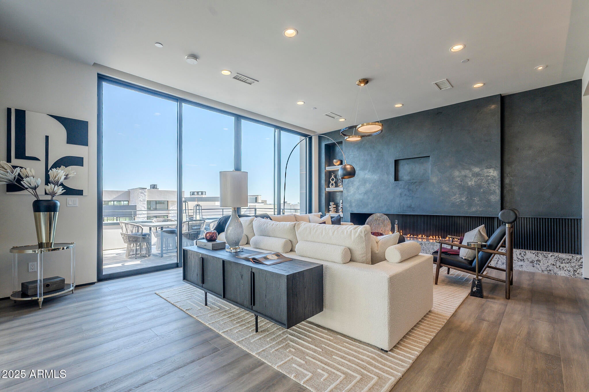 PHOENICIAN - Residential