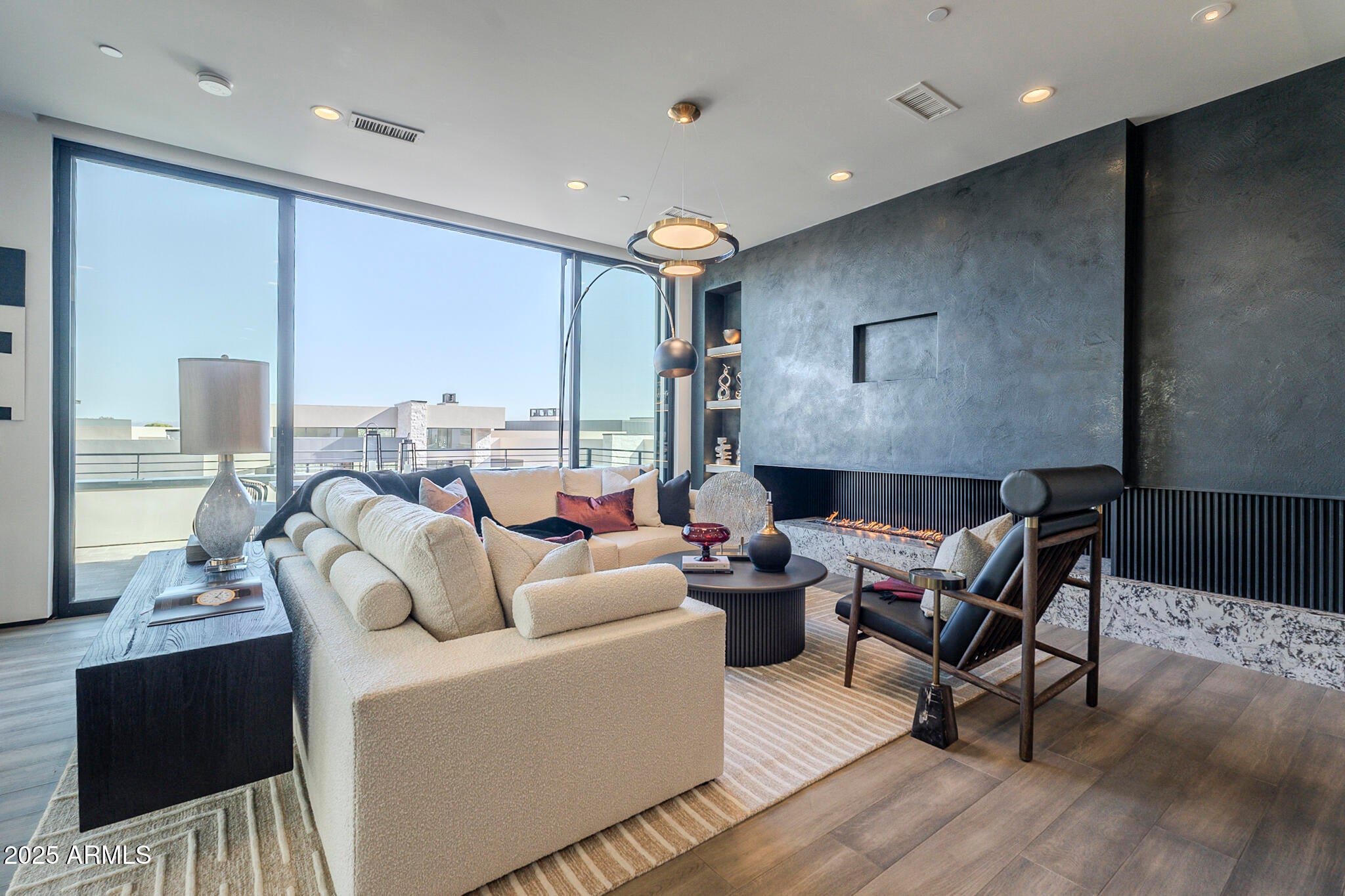 PHOENICIAN - Residential