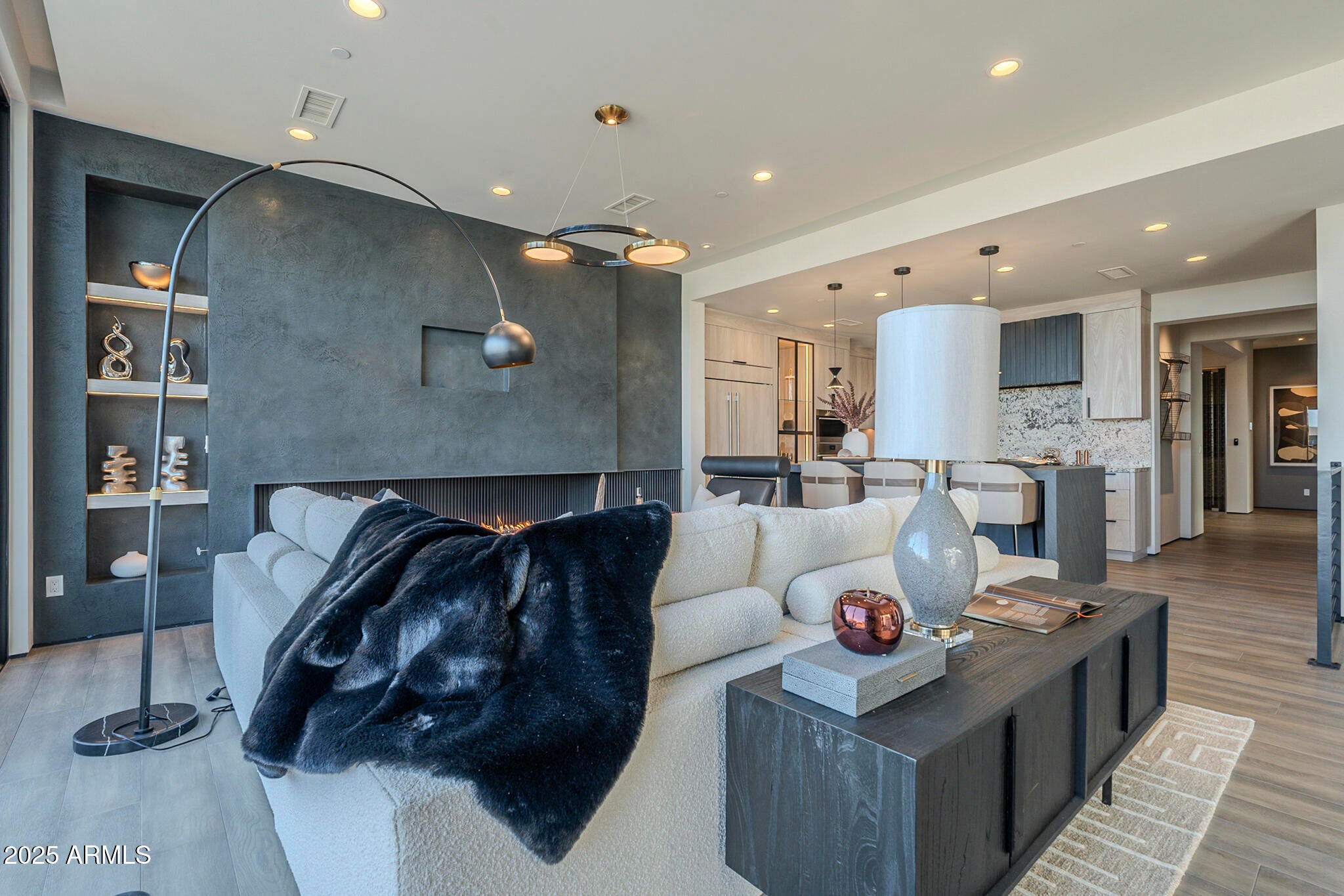 PHOENICIAN - Residential