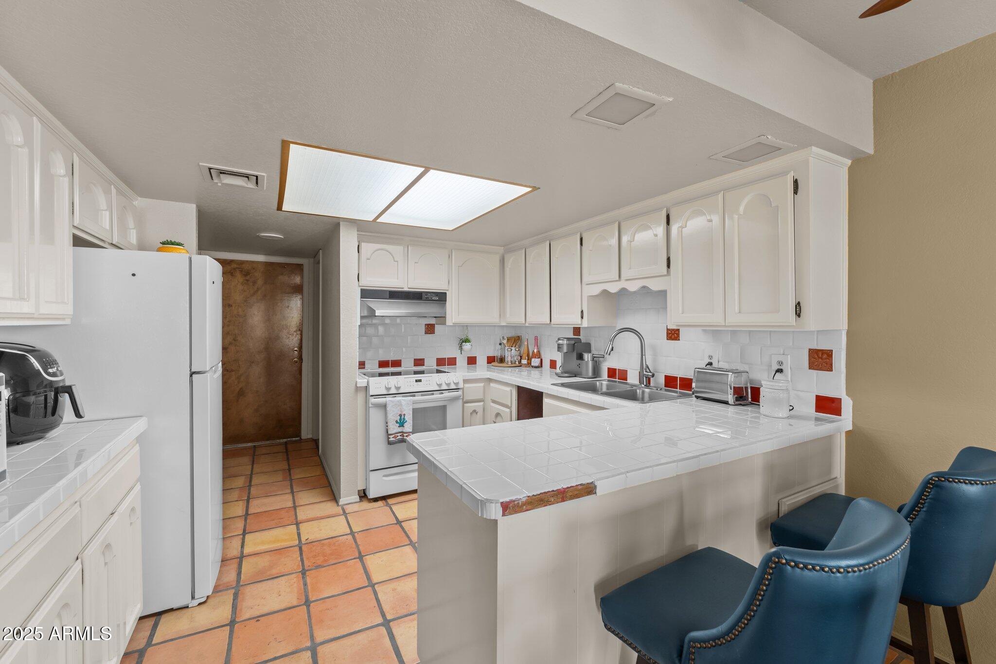 COUNTRY CLUB VILLAS WICKENBURG - Residential