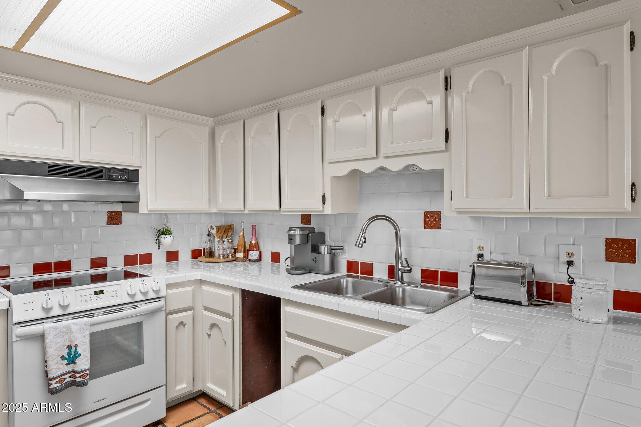COUNTRY CLUB VILLAS WICKENBURG - Residential