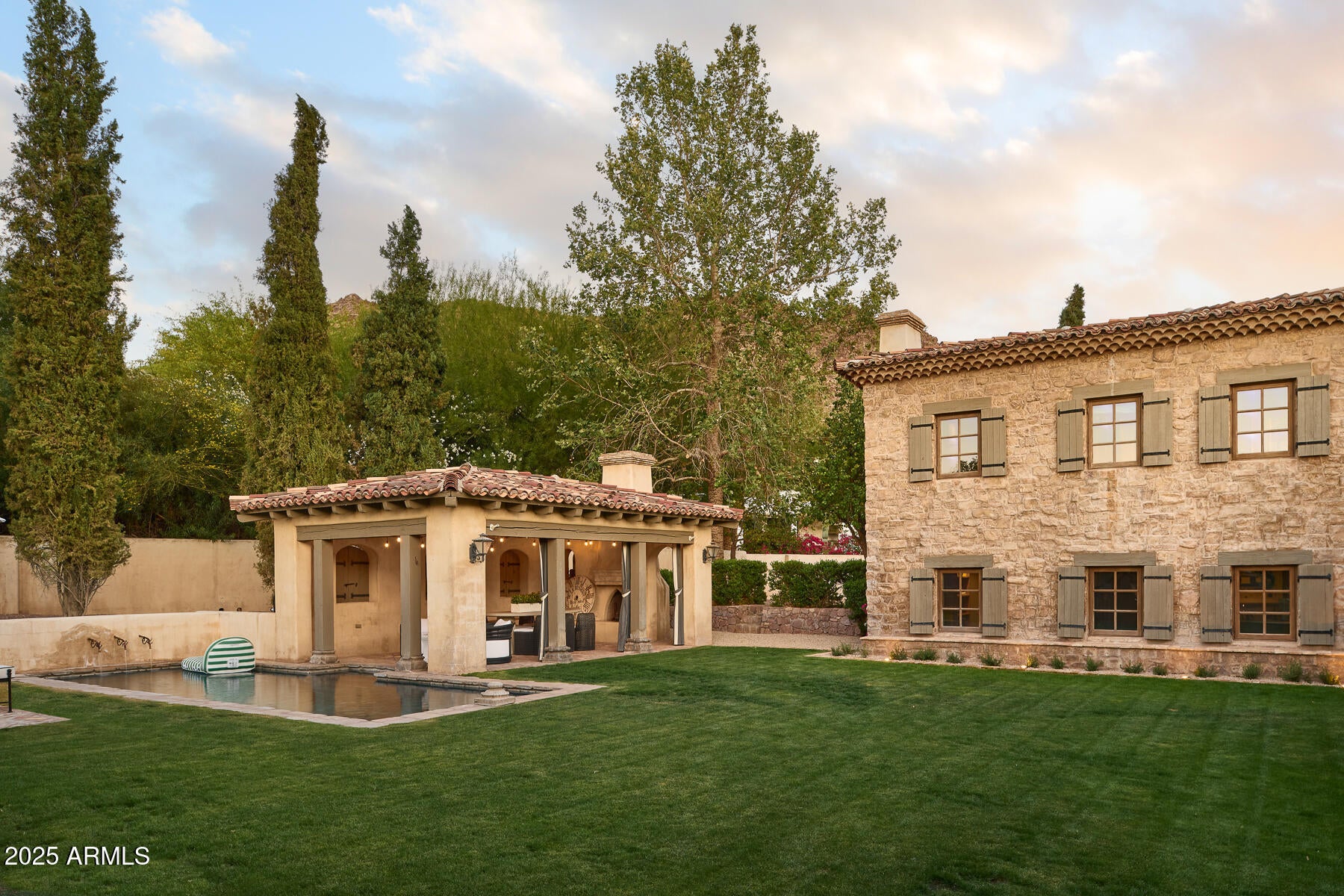 PARADISE HILLS - Residential