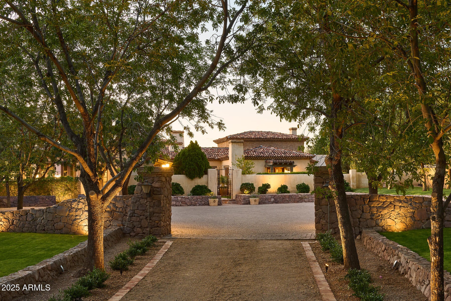 PARADISE HILLS - Residential