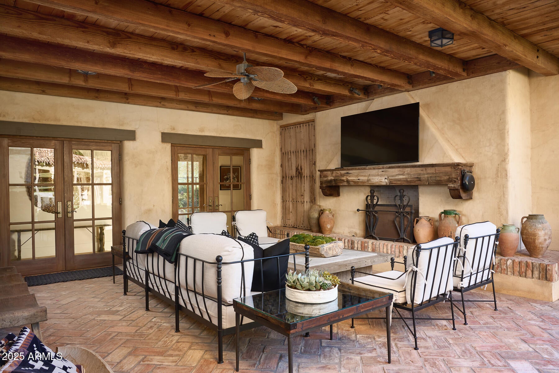 PARADISE HILLS - Residential