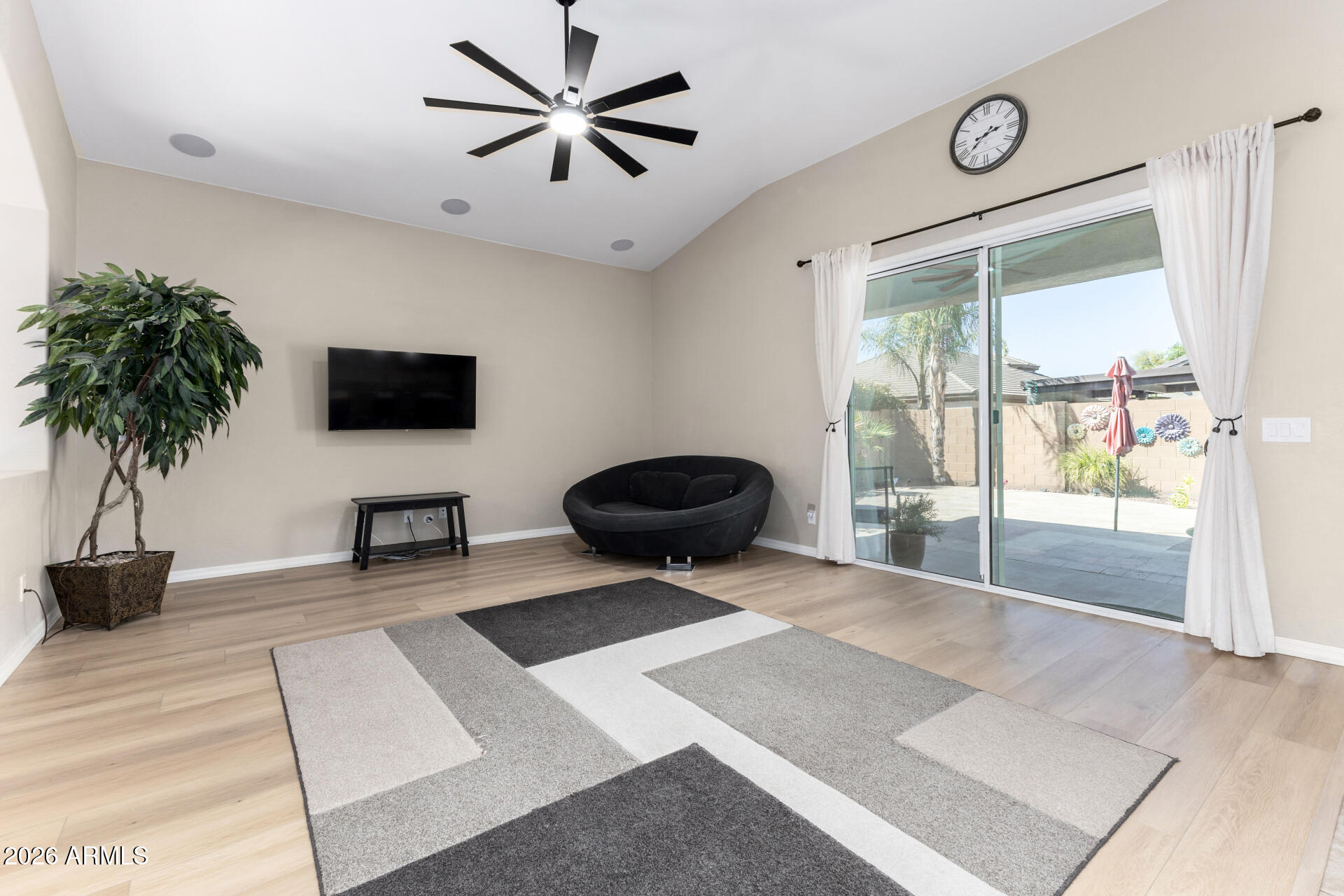 LA SENTIERO - Residential