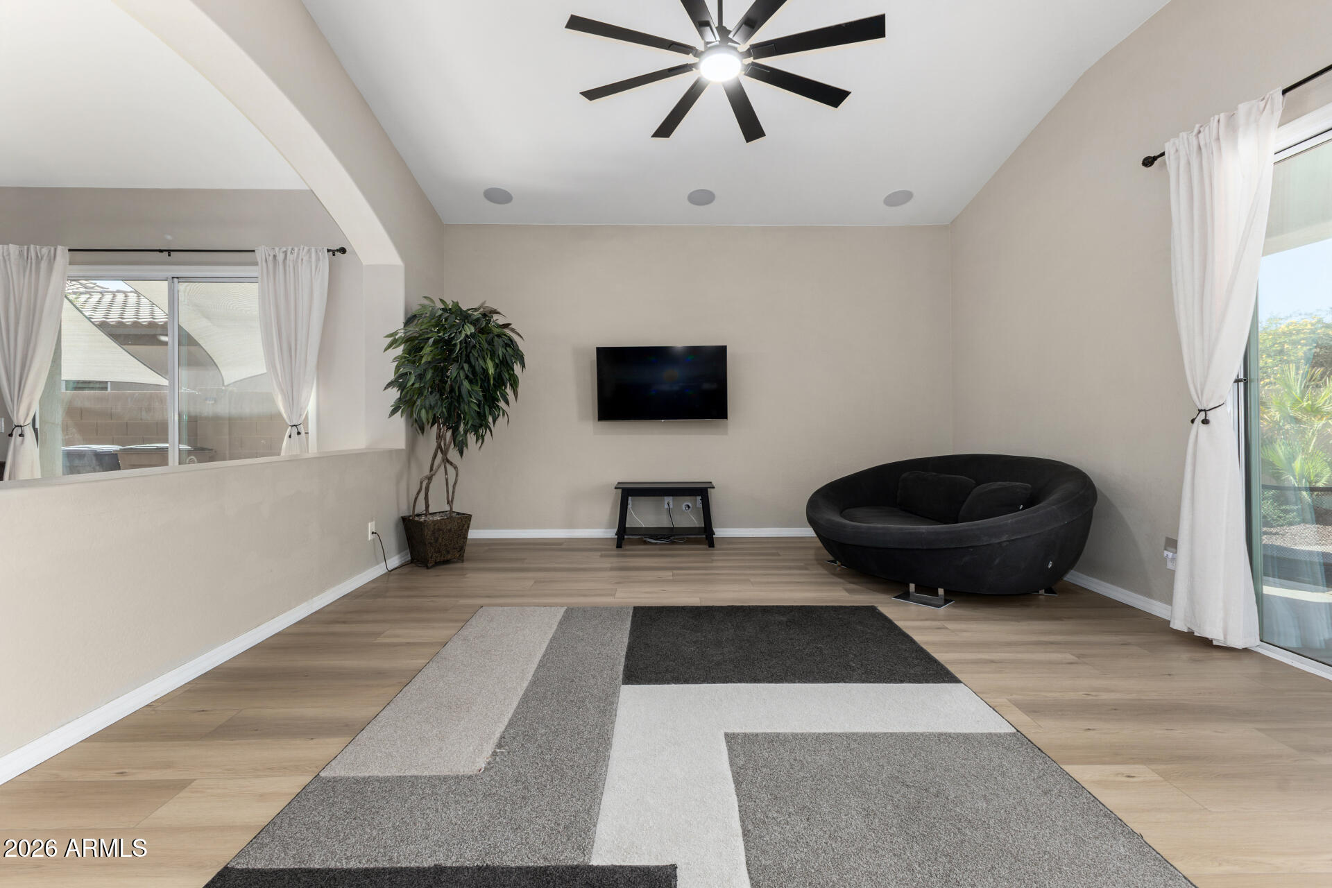 LA SENTIERO - Residential