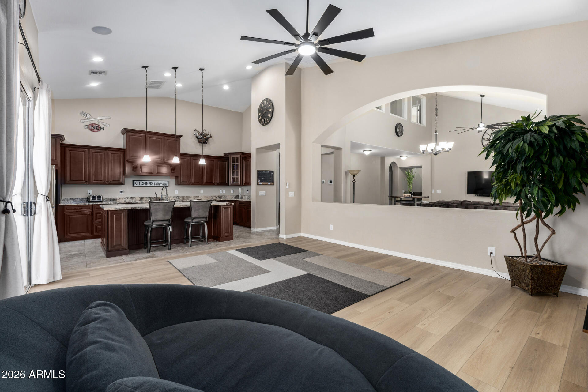 LA SENTIERO - Residential