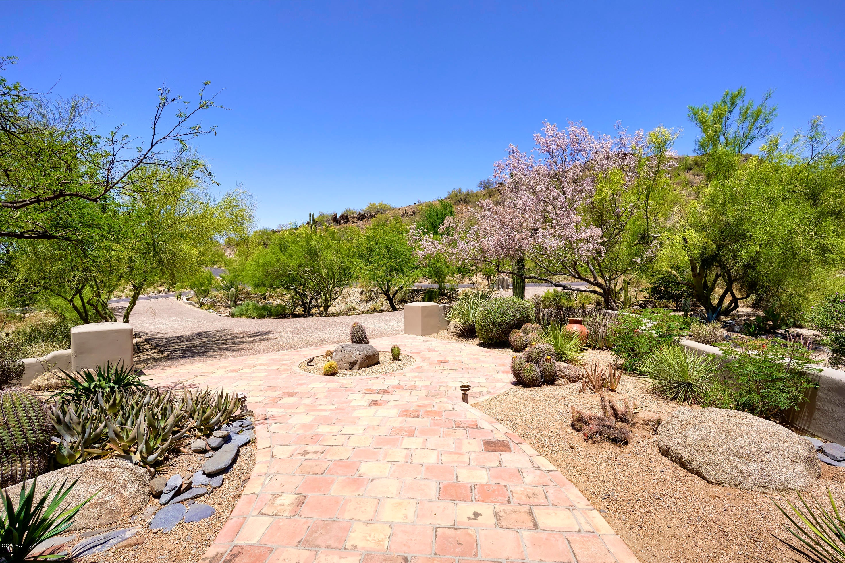 CAREFREE FOOTHILLS - Residential