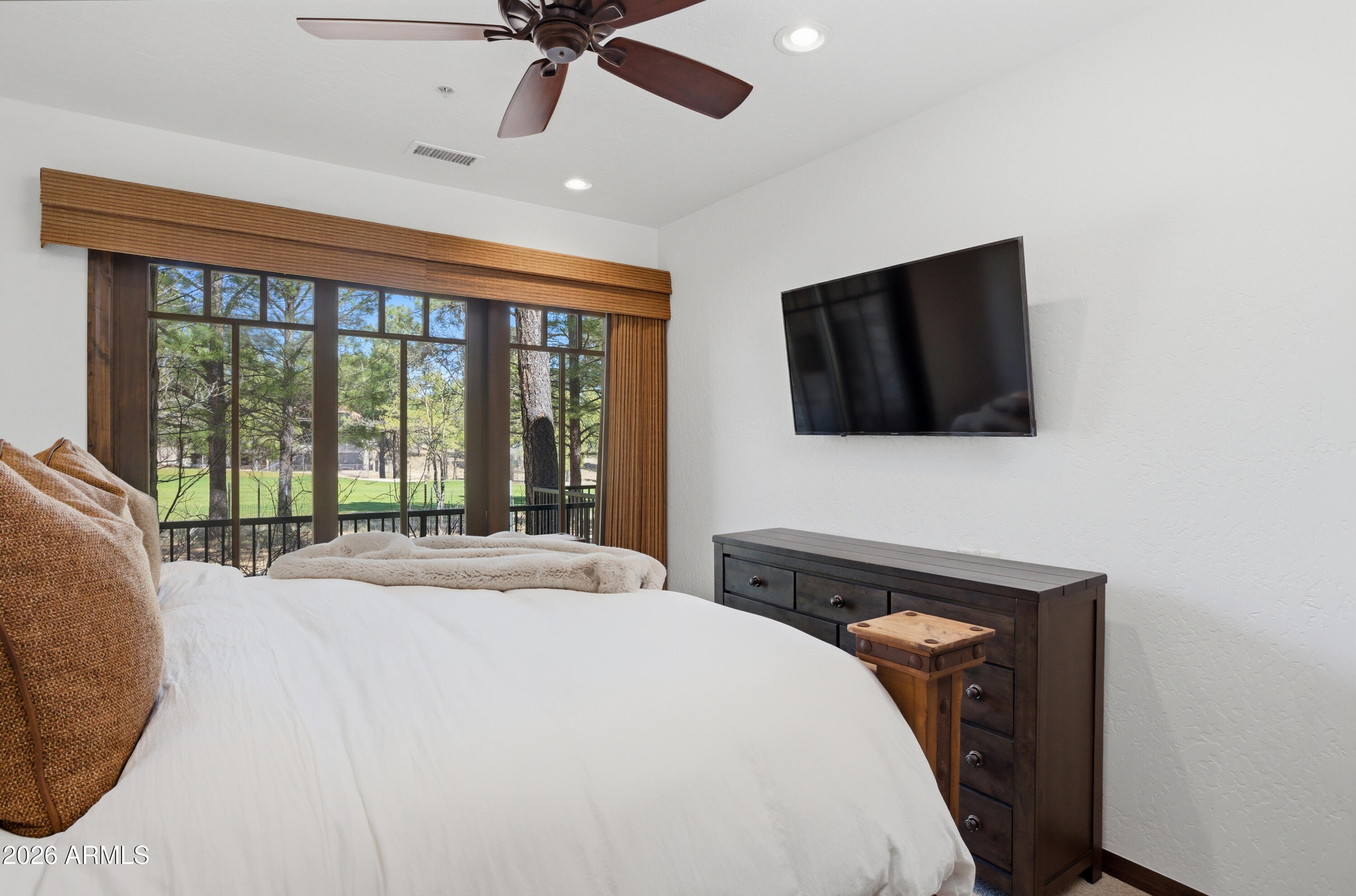 MOUNTAIN VILLAS AT PINE CANYON - Residential