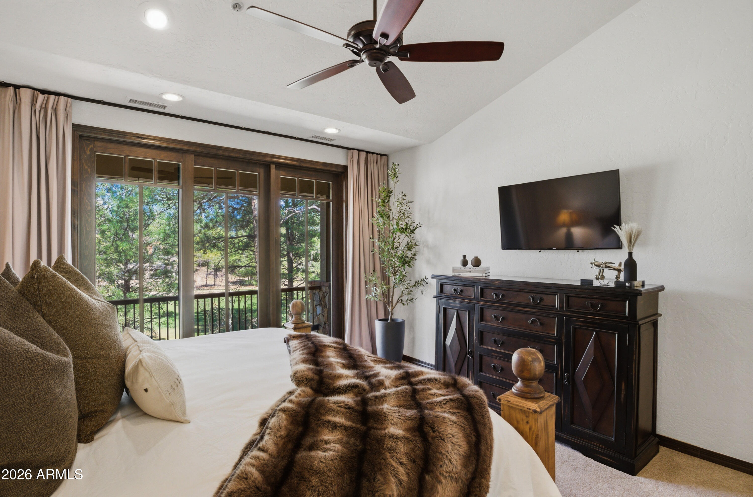 MOUNTAIN VILLAS AT PINE CANYON - Residential
