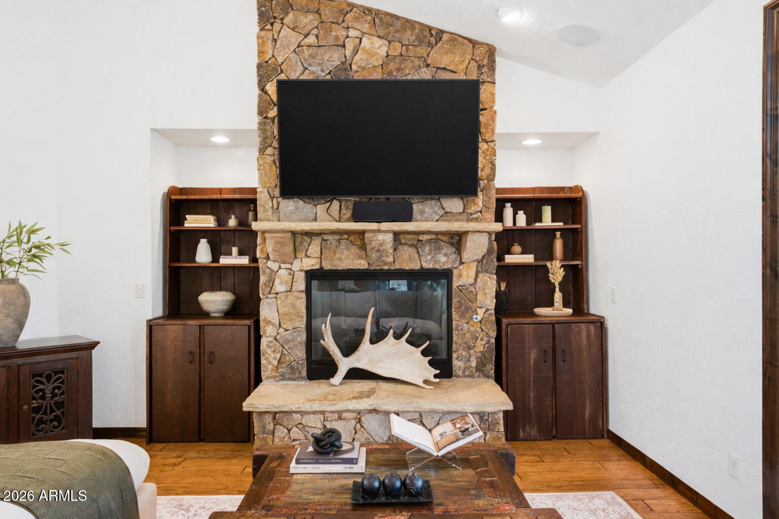MOUNTAIN VILLAS AT PINE CANYON - Residential