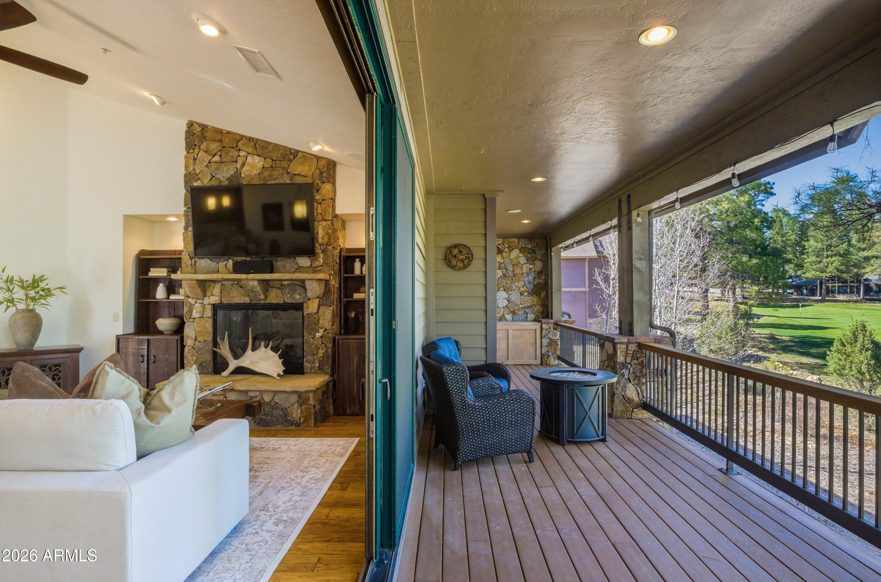 MOUNTAIN VILLAS AT PINE CANYON - Residential