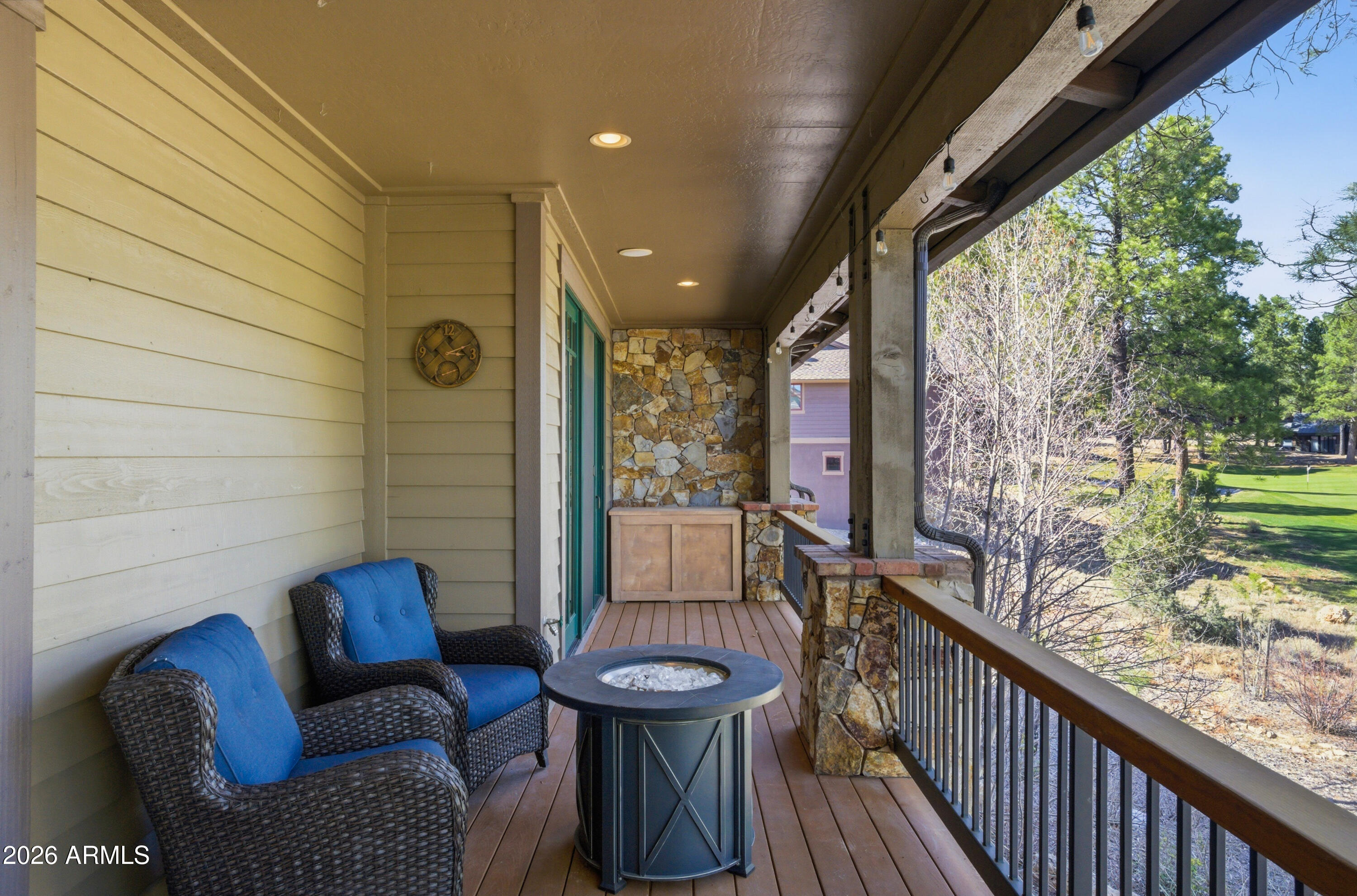 MOUNTAIN VILLAS AT PINE CANYON - Residential