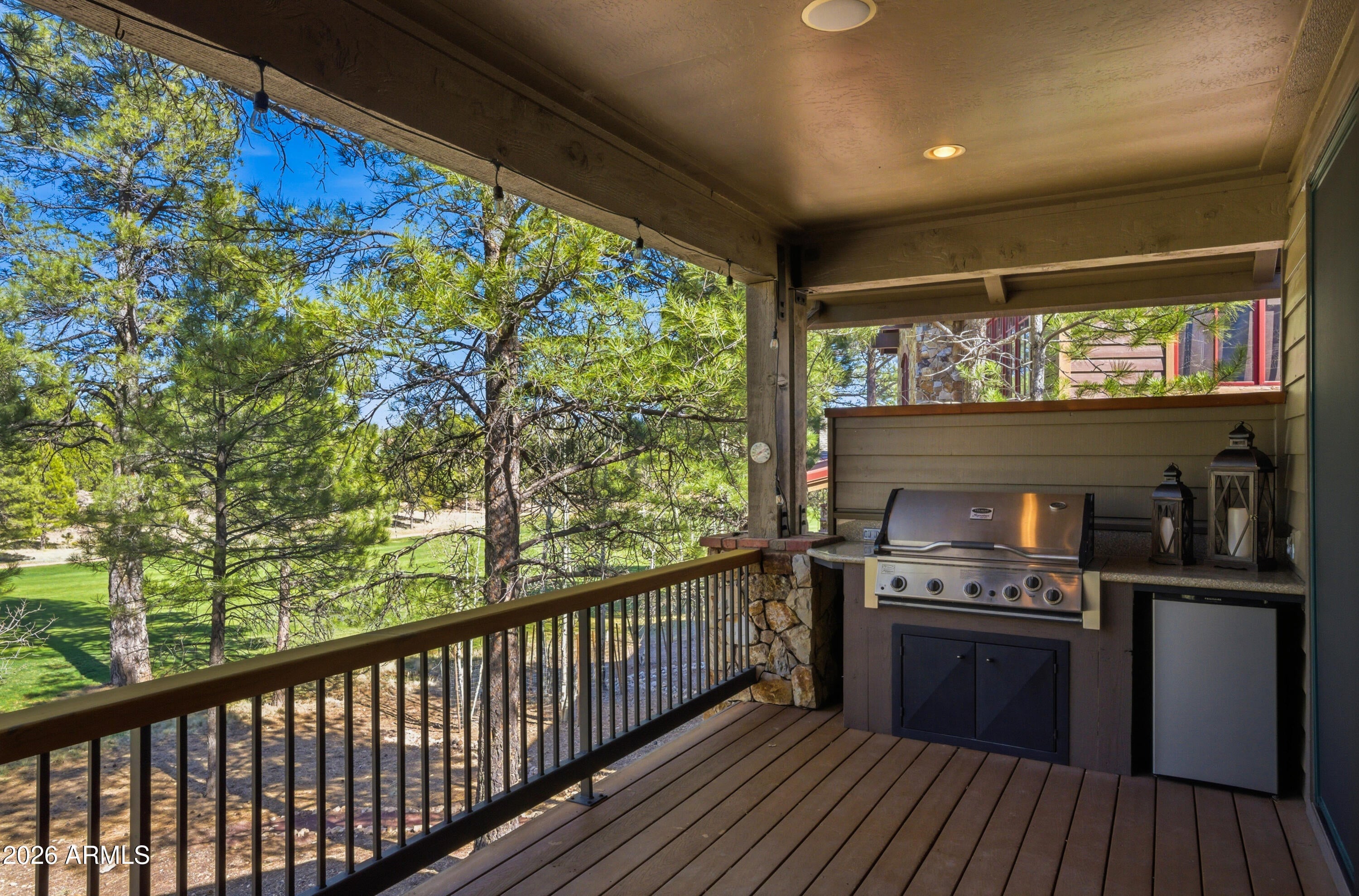 MOUNTAIN VILLAS AT PINE CANYON - Residential