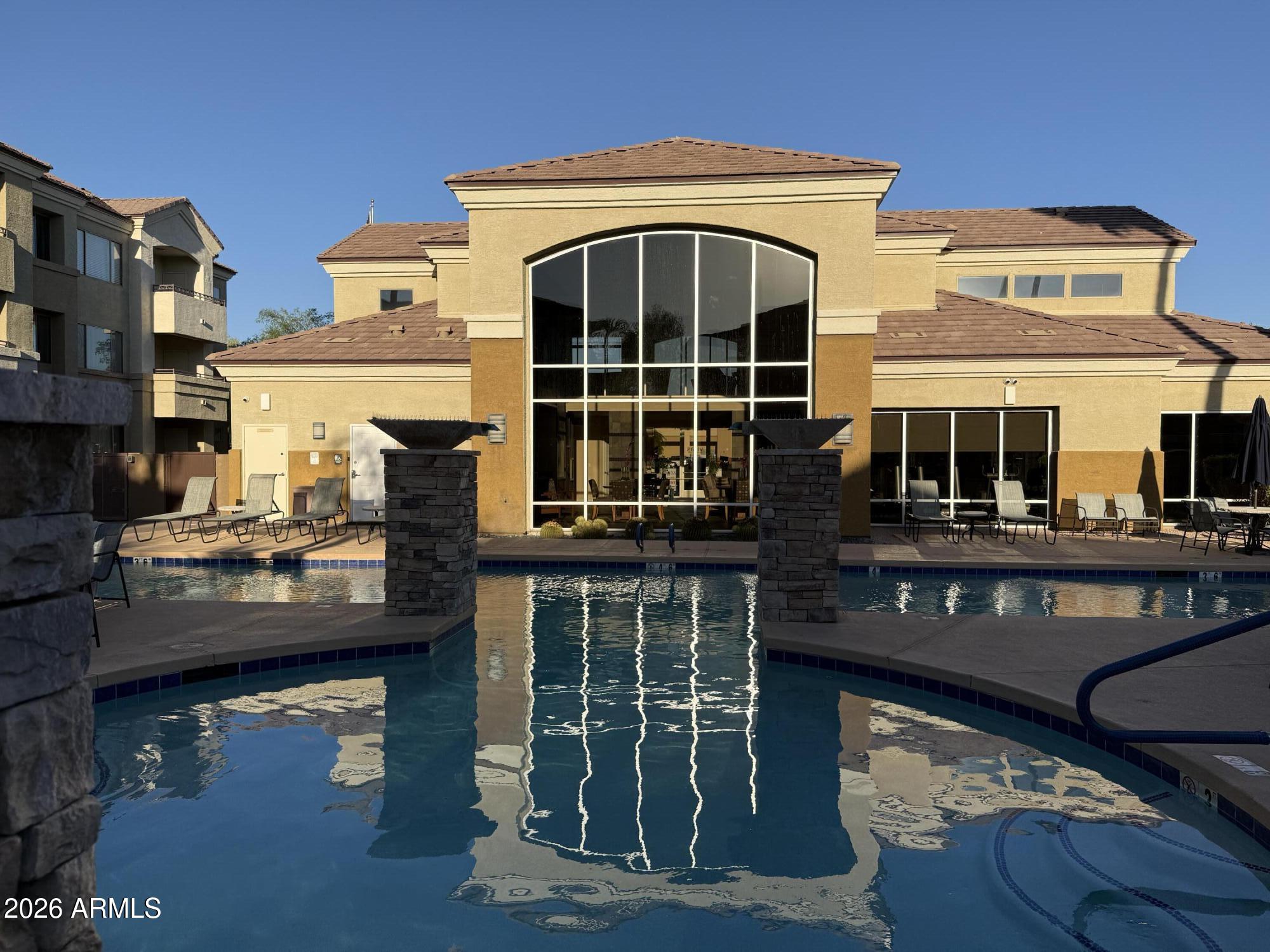 Meet the four ''C''s: Cute, Comfortable, Cozy, Condo! One bed, one bath, first floor. Refrigerator, washer and dryer are included. Stainless Steel appliance package added in 2022. Water heater replaced in 2022., AC replaced in 2023. RESORT STYLE LIVING!
Located near the community amenities. Enjoy the heated pool and spa, green landscape, and open space. Clubhouse, fitness center, BBQ grills, Gated Community. One assigned covered parking space near the unit. Grocery, cafe's, restaurants are nearby. Desert Ridge Mall, Kierland, Scottsdale Quarter, movie theaters, are easily reached. 101 Freeway. No offers will be accepted if the buyer has not physically viewed the home.