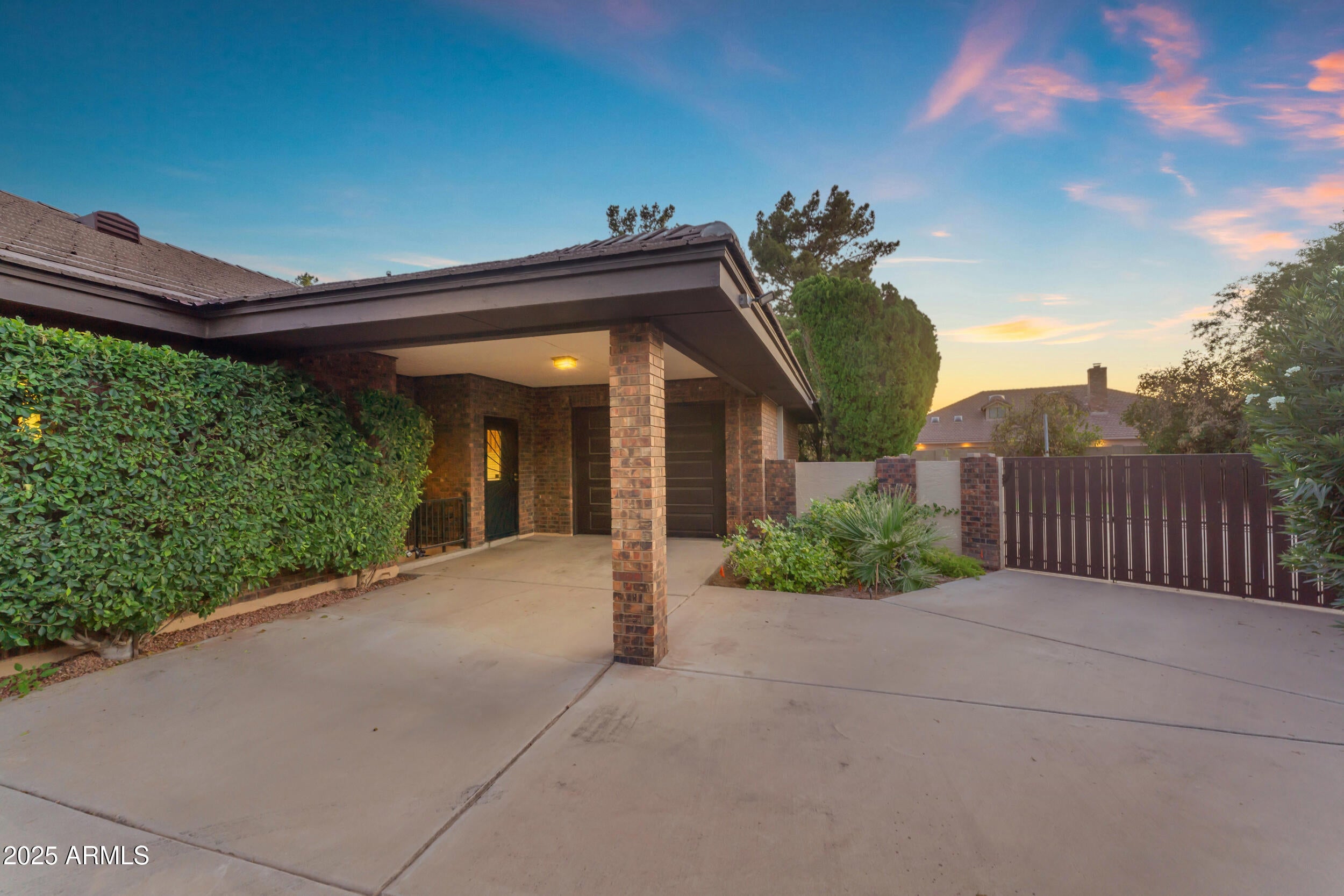 WARNER ESTATES - Residential