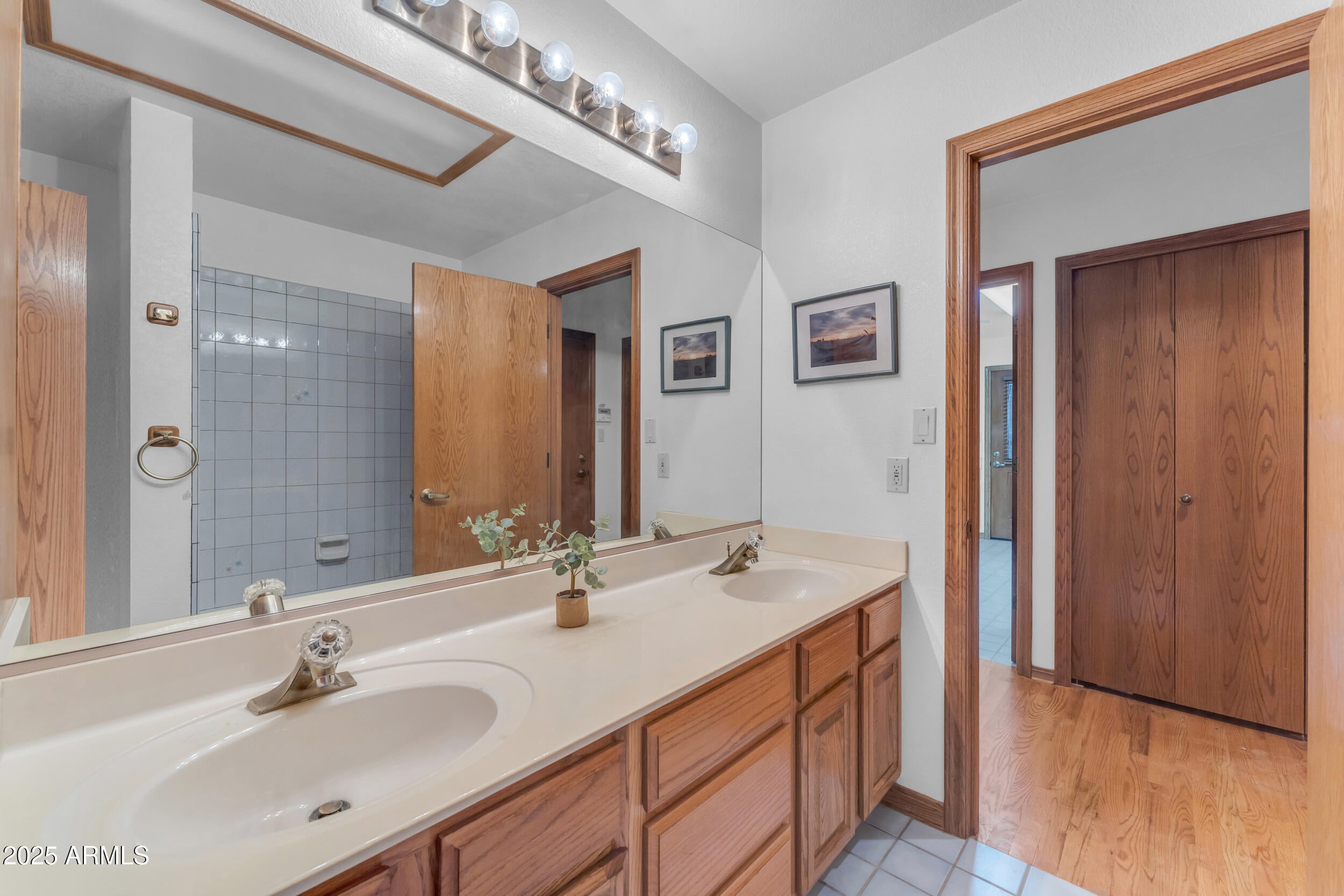 WARNER ESTATES - Residential