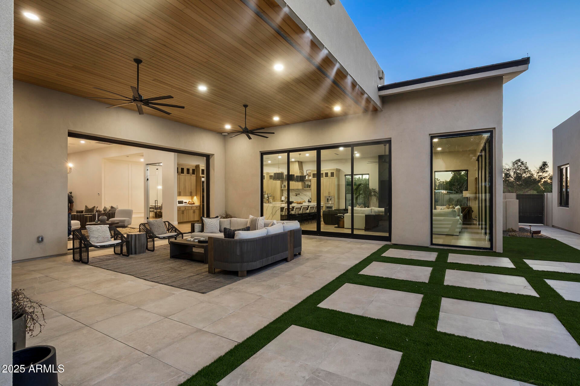 DESERT HILLS - Residential