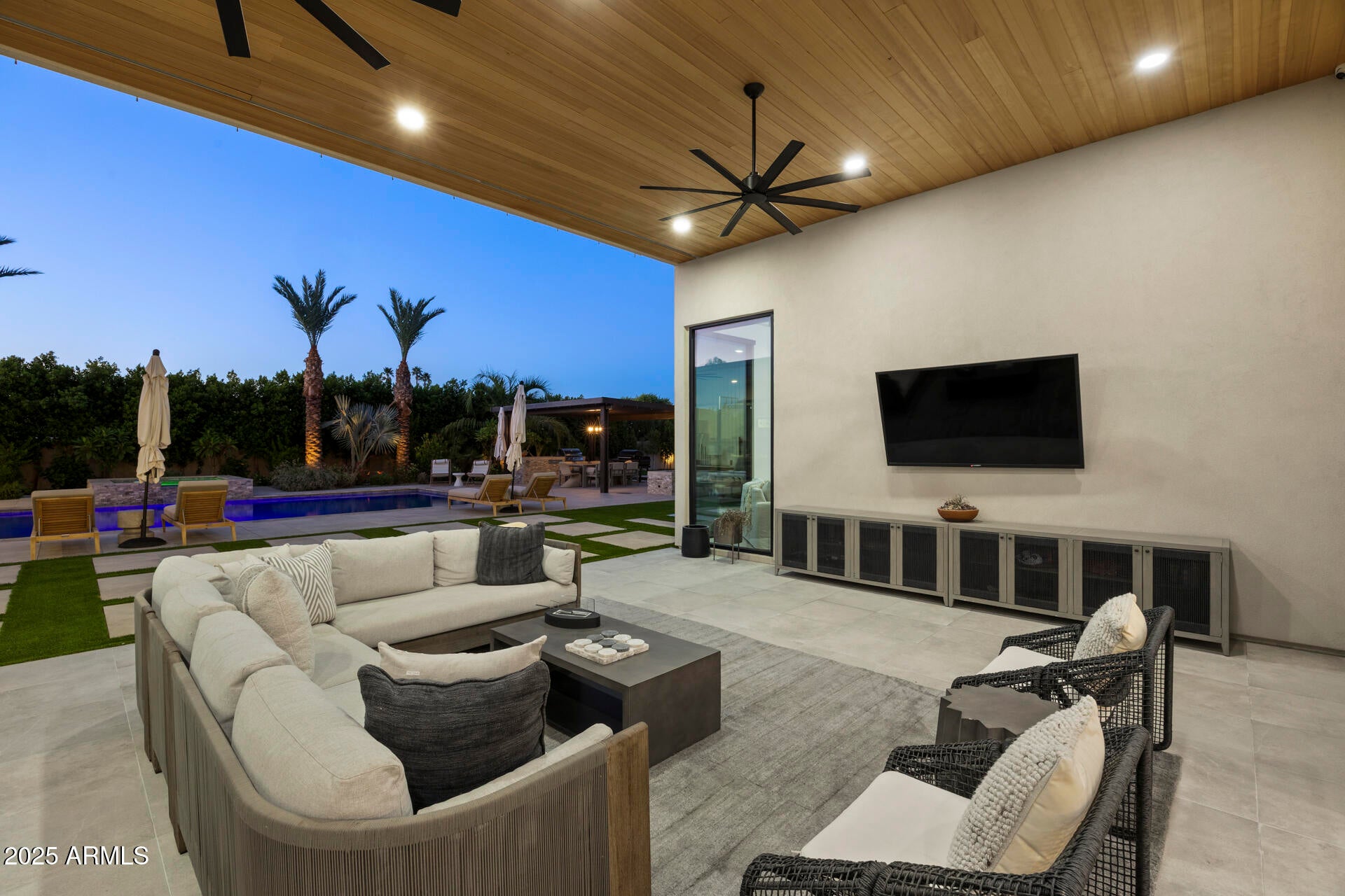 DESERT HILLS - Residential
