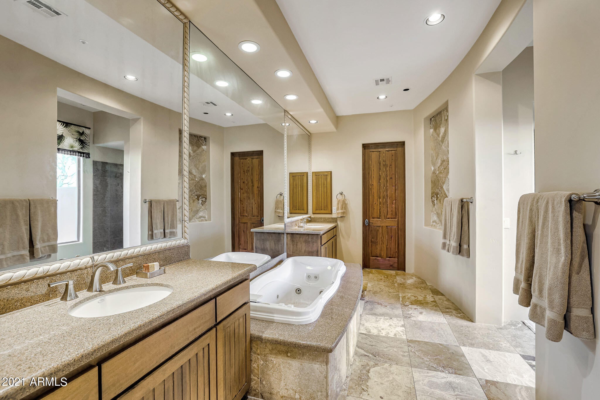 SAGUARO HIGHLANDS - Residential