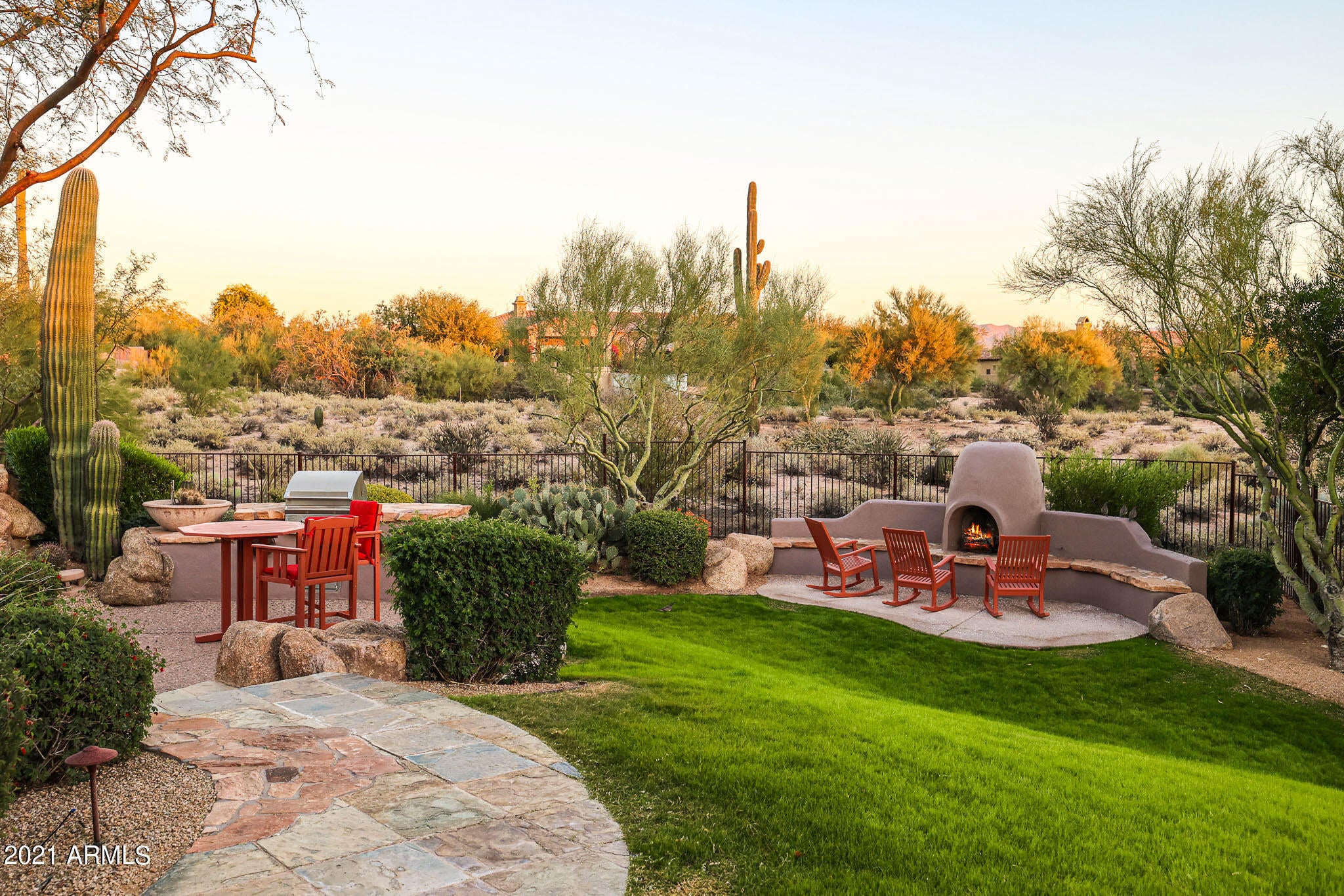 SAGUARO HIGHLANDS - Residential