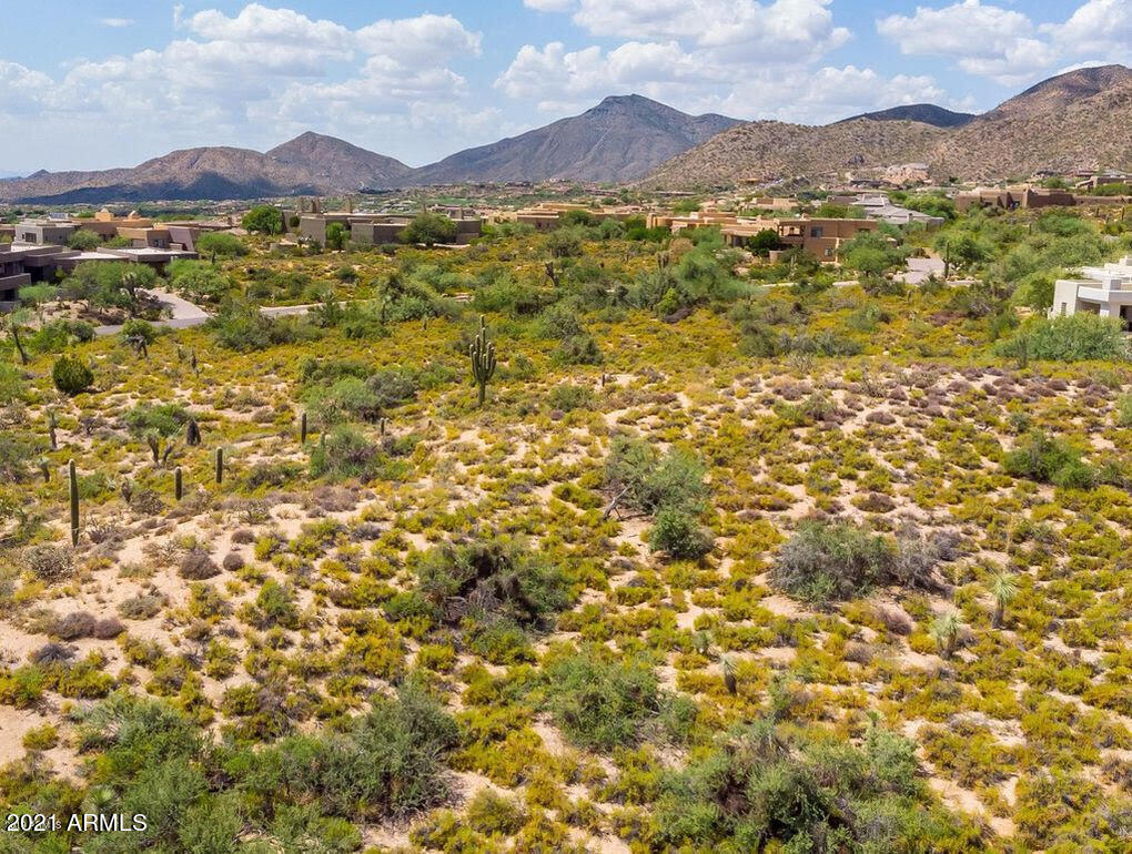 DESERT MOUNTAIN - Land