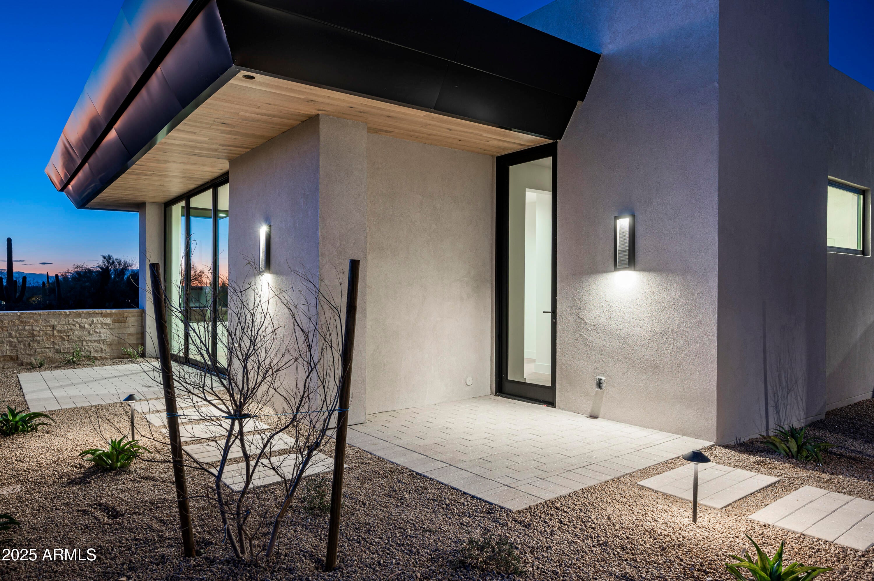 GOLDIE BROWN PINNACLE PEAK RANCH - Residential