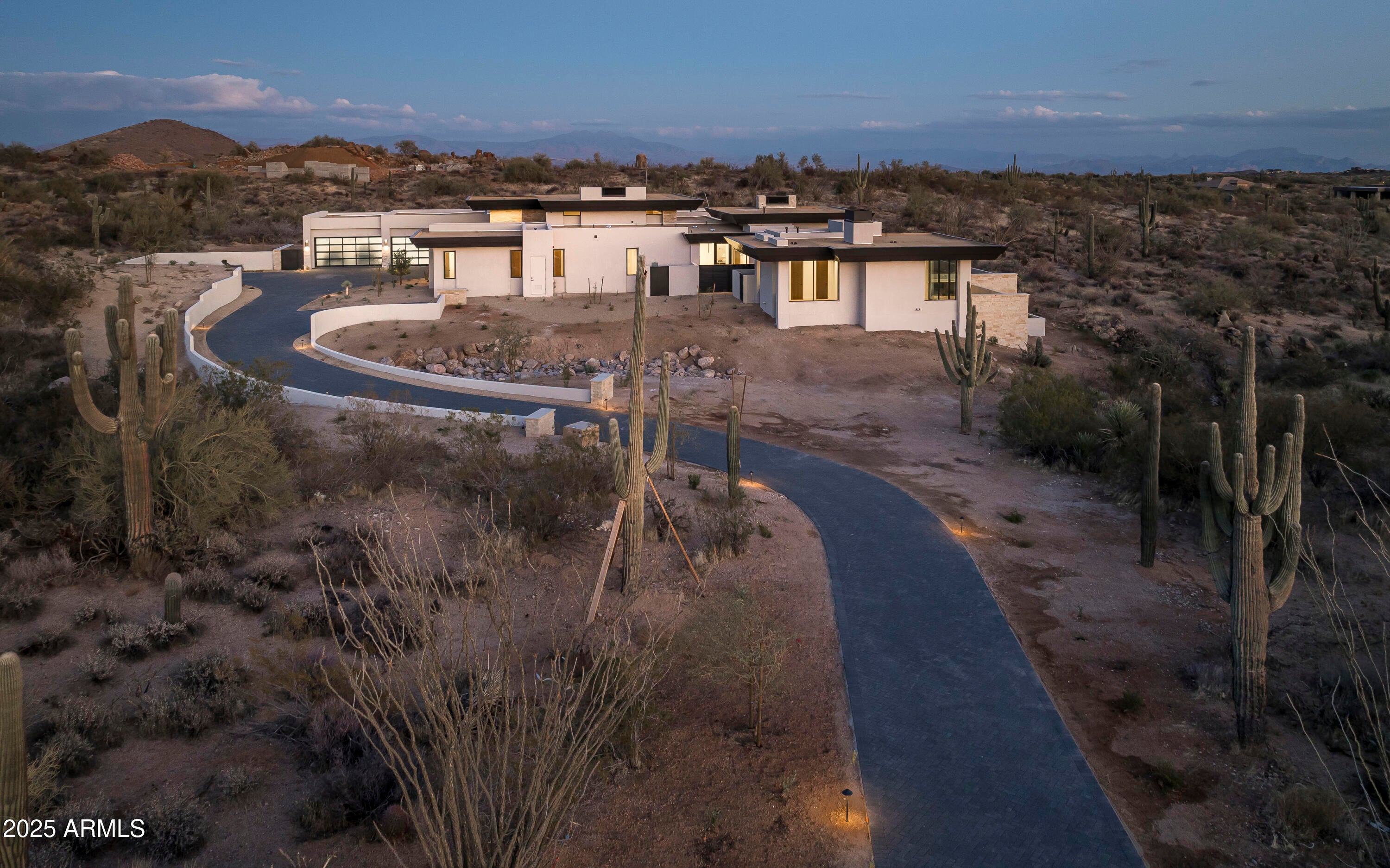 GOLDIE BROWN PINNACLE PEAK RANCH - Residential