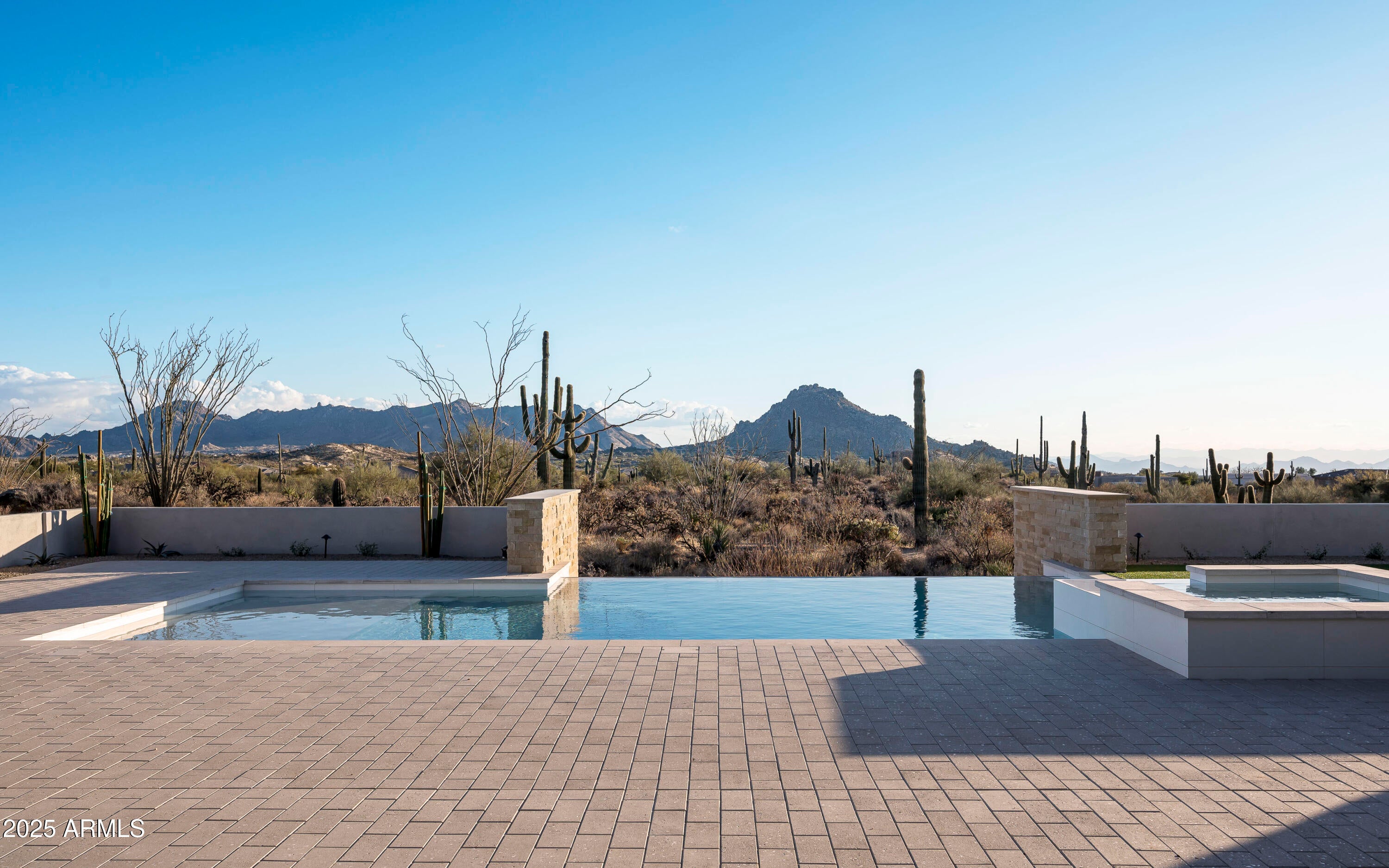 GOLDIE BROWN PINNACLE PEAK RANCH - Residential