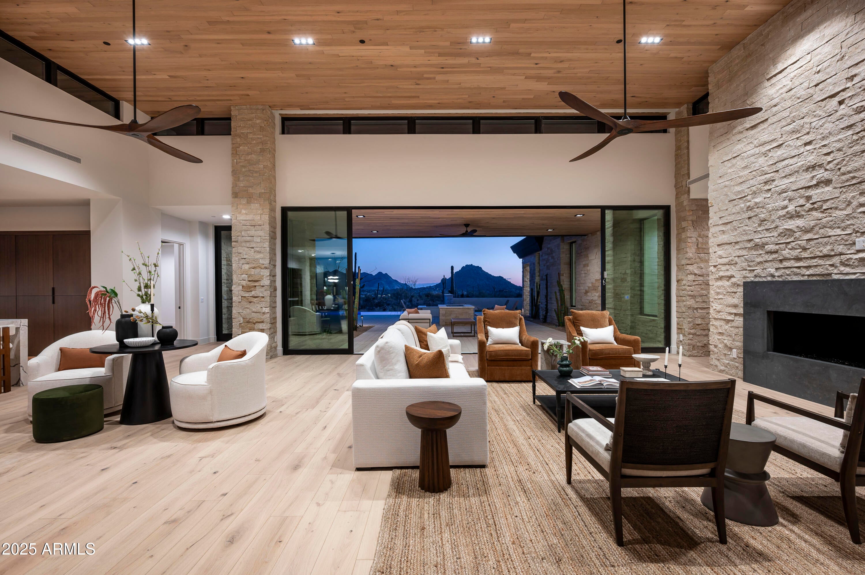 GOLDIE BROWN PINNACLE PEAK RANCH - Residential