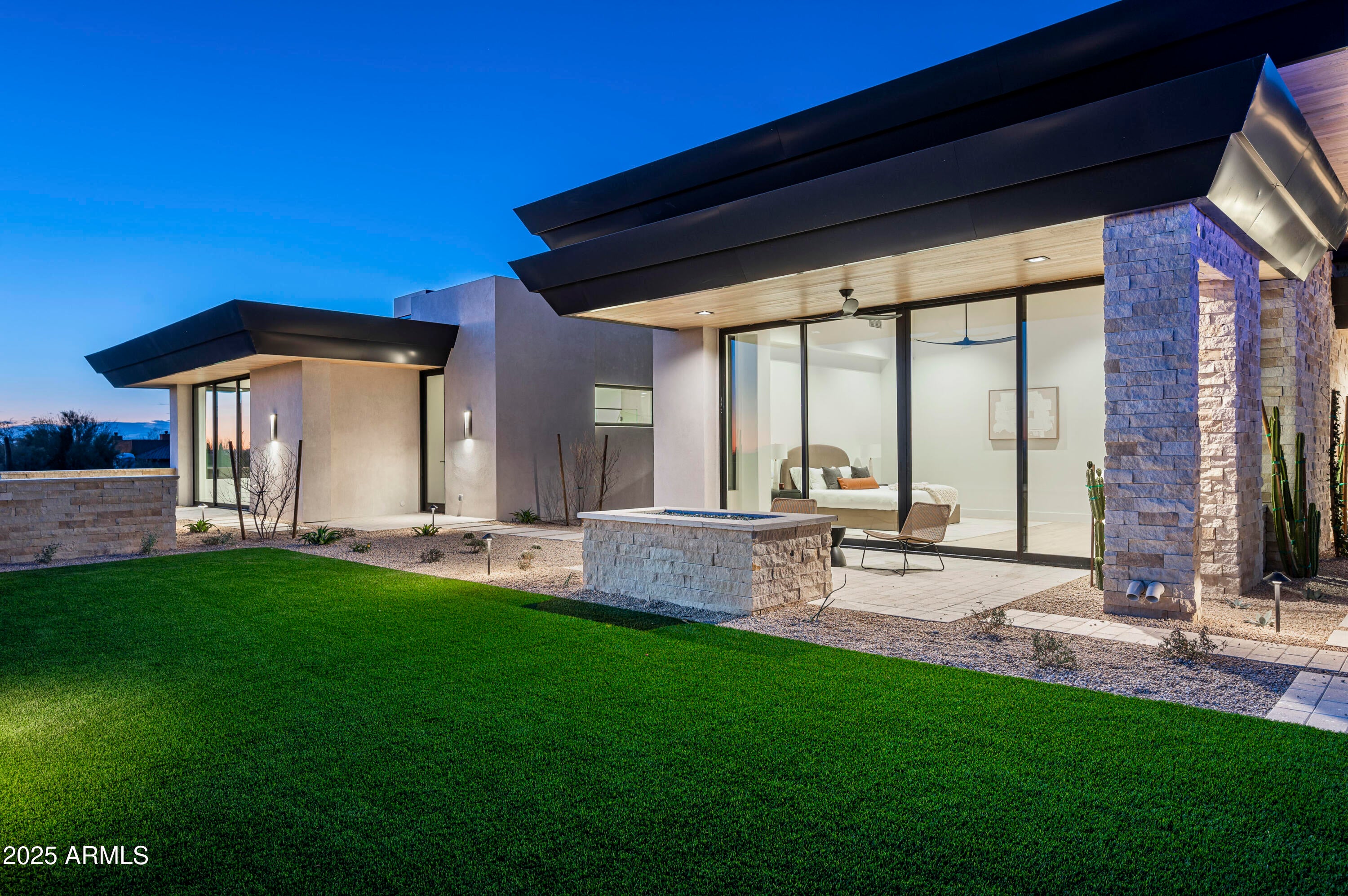 GOLDIE BROWN PINNACLE PEAK RANCH - Residential