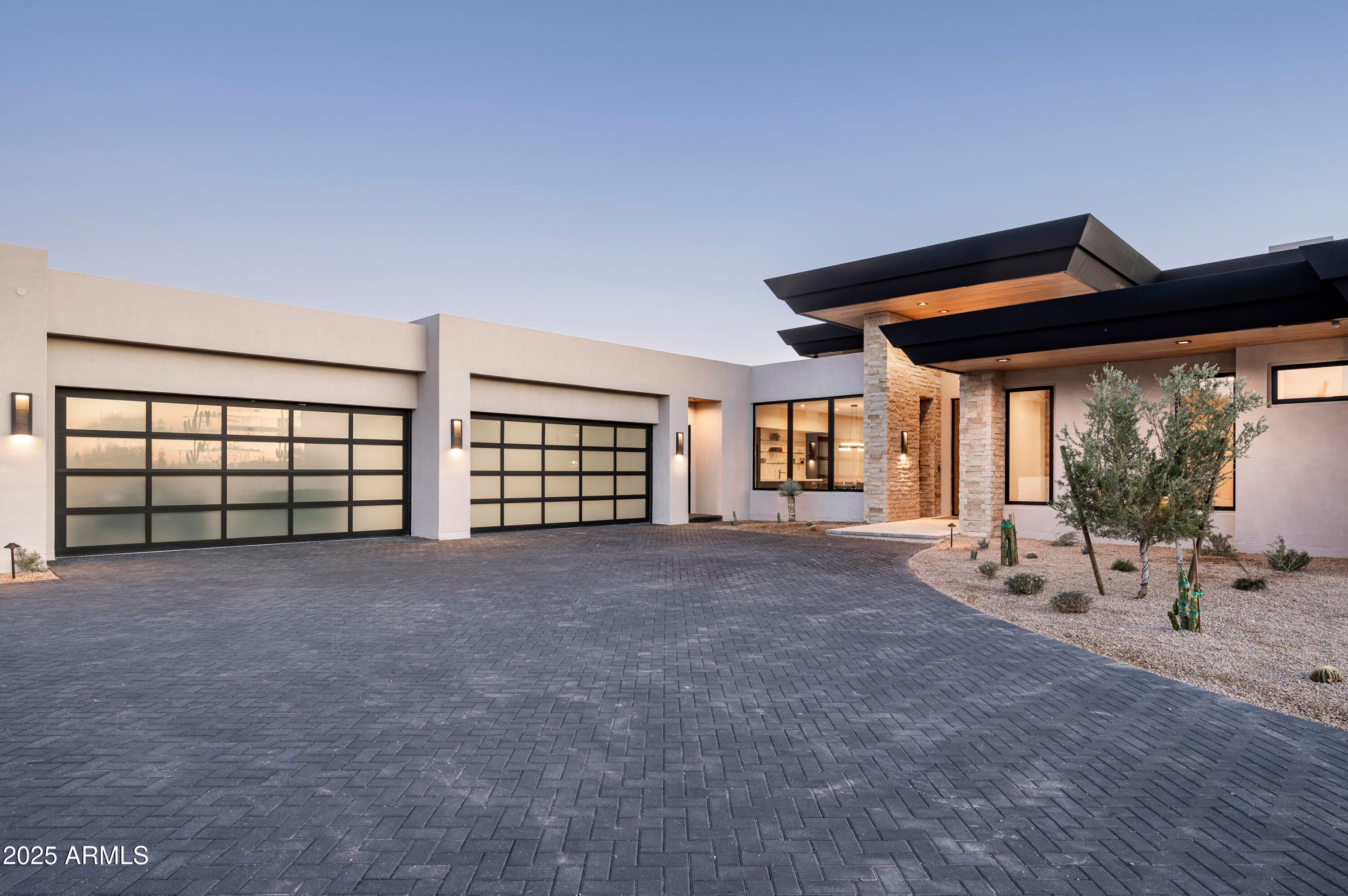 GOLDIE BROWN PINNACLE PEAK RANCH - Residential