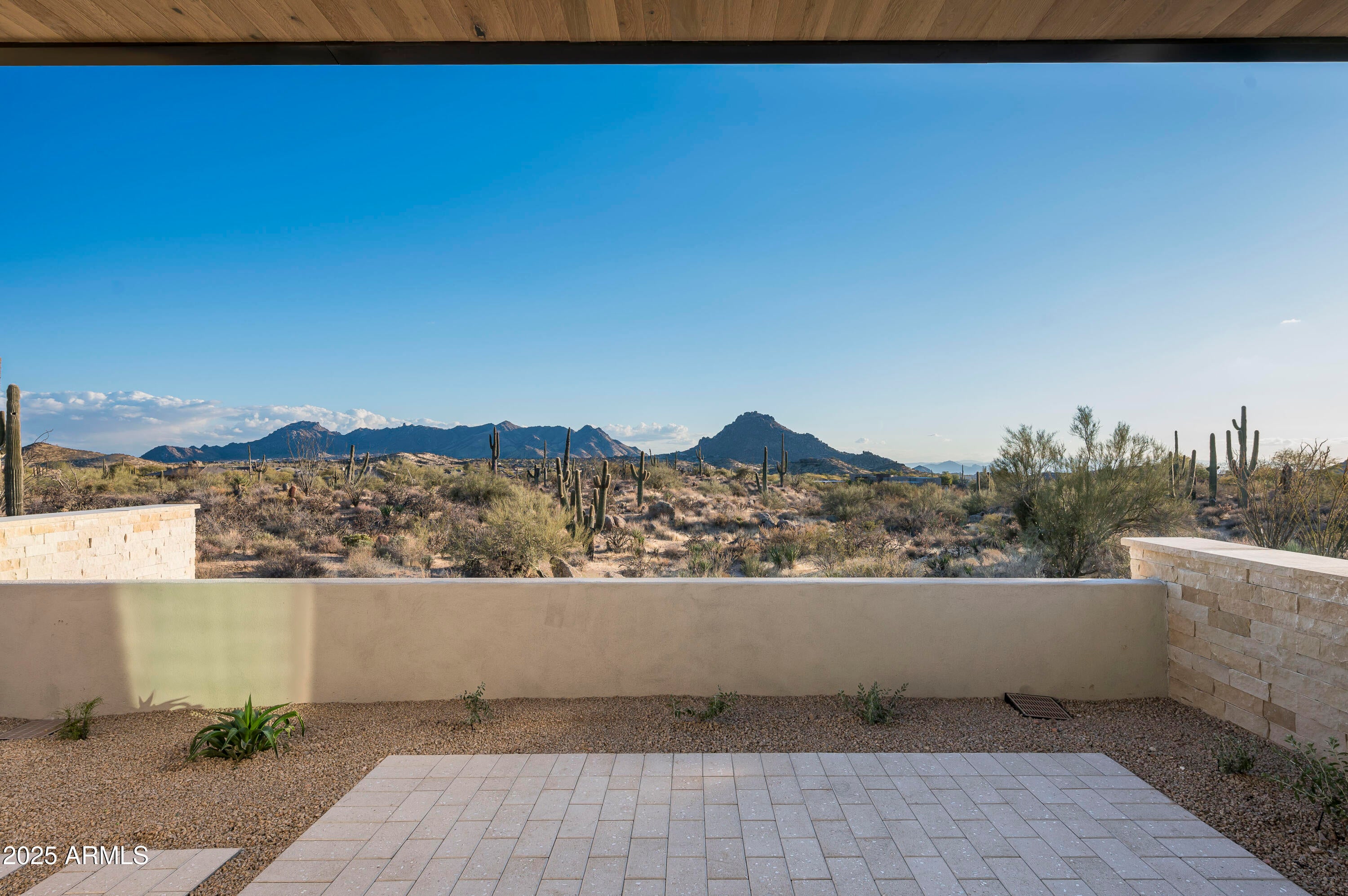 GOLDIE BROWN PINNACLE PEAK RANCH - Residential