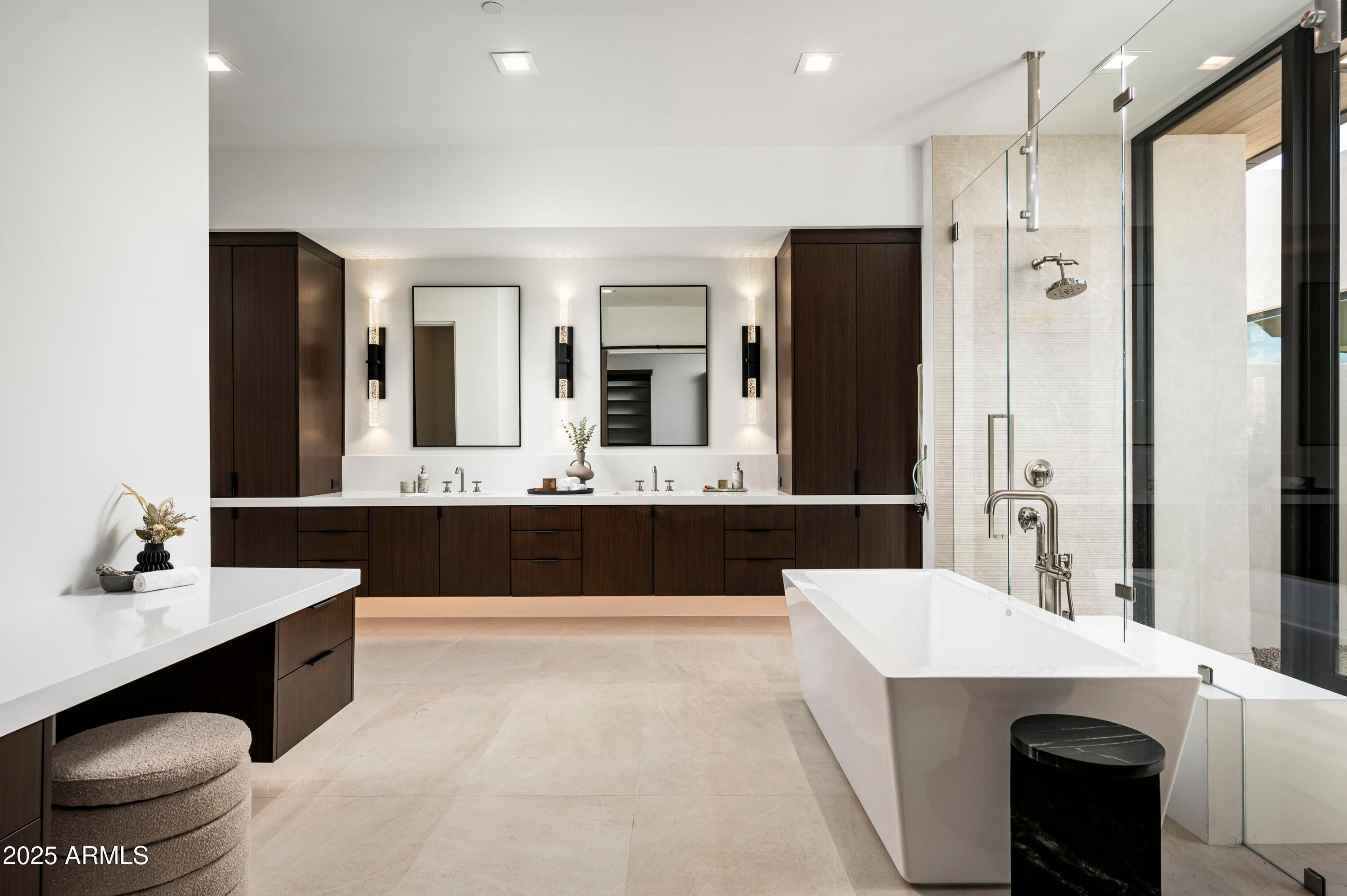GOLDIE BROWN PINNACLE PEAK RANCH - Residential