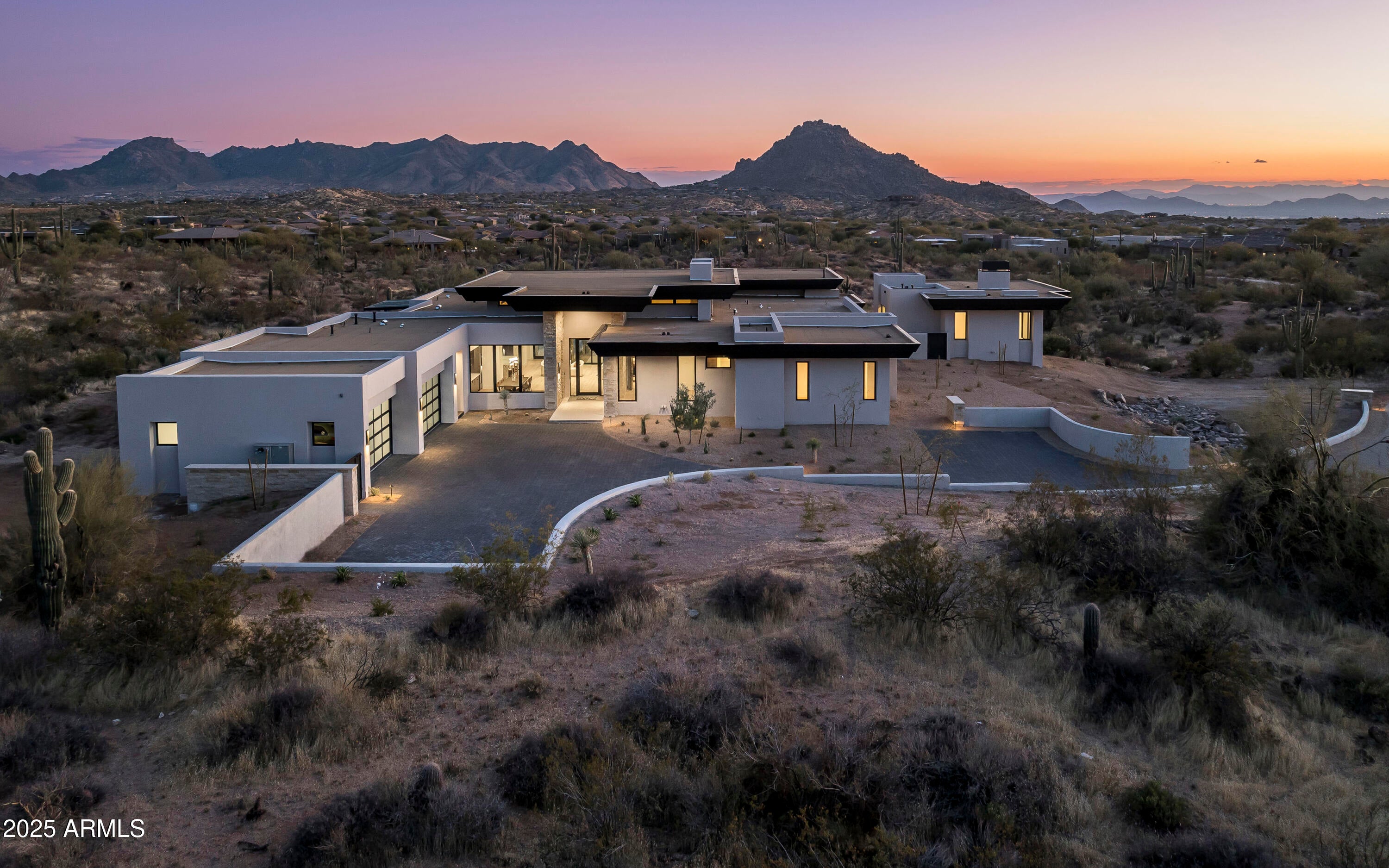 GOLDIE BROWN PINNACLE PEAK RANCH - Residential