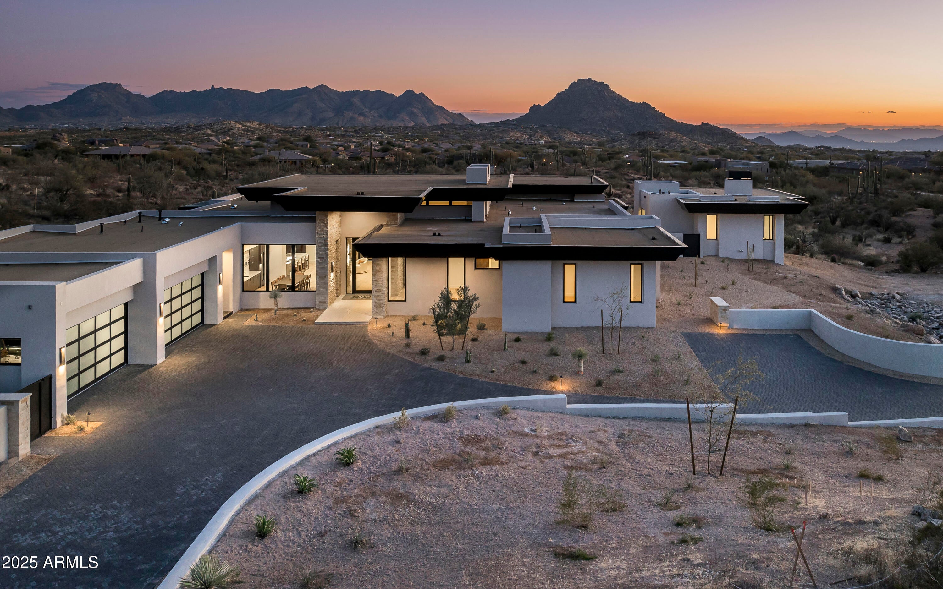 GOLDIE BROWN PINNACLE PEAK RANCH - Residential