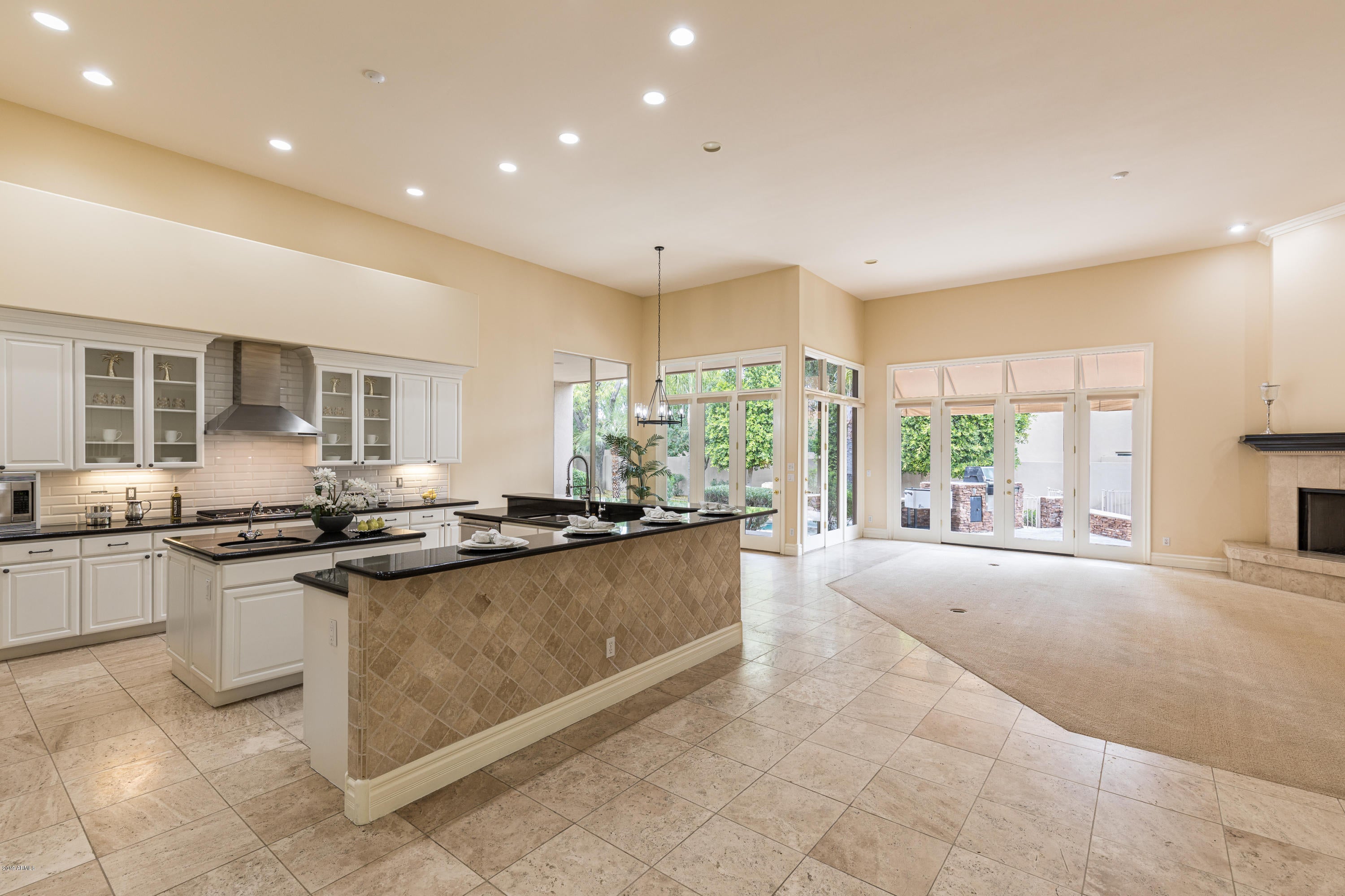 PARADISE ESTATES MCR 405-39 LOT 18 - Residential