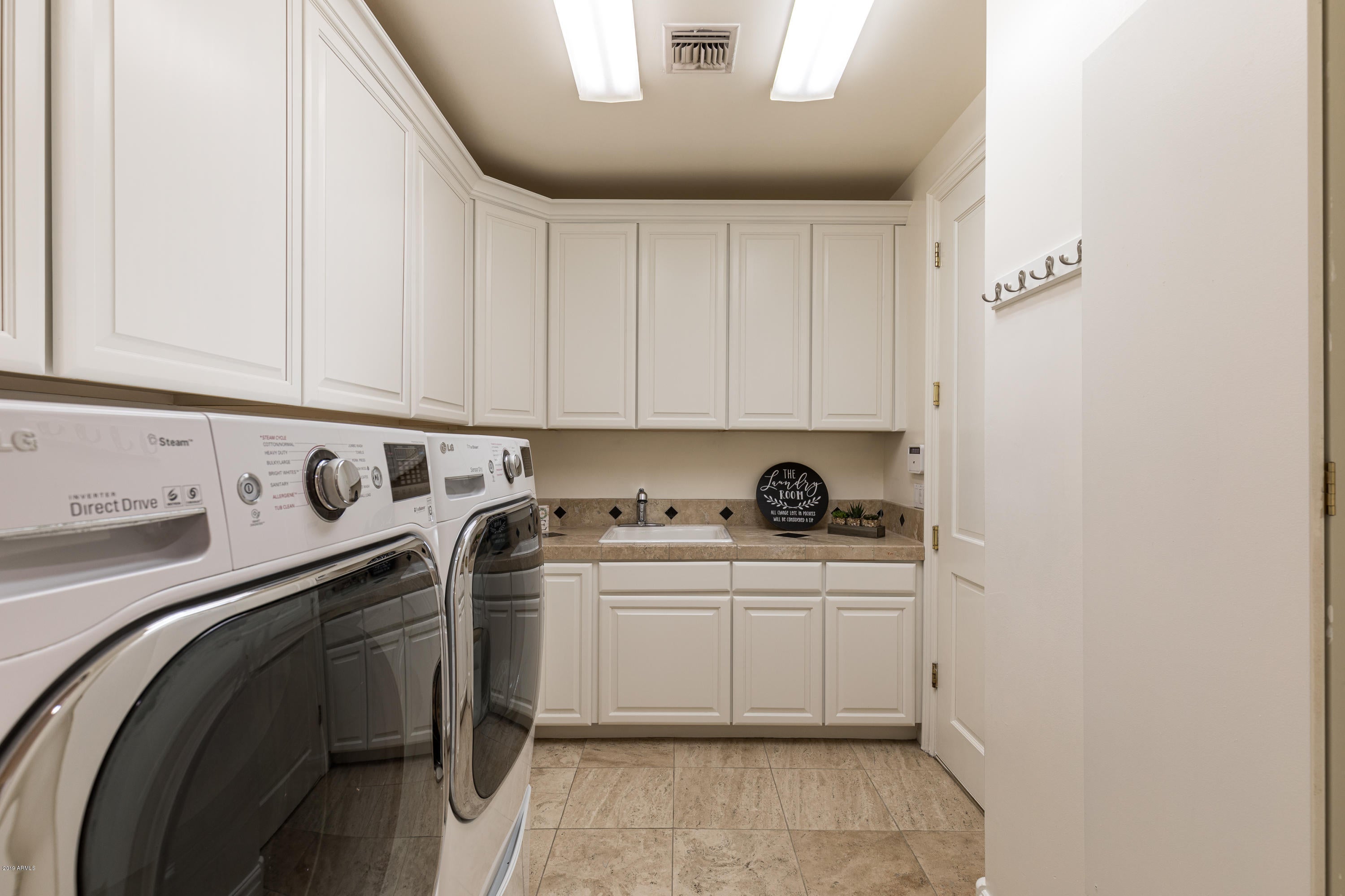 PARADISE ESTATES MCR 405-39 LOT 18 - Residential