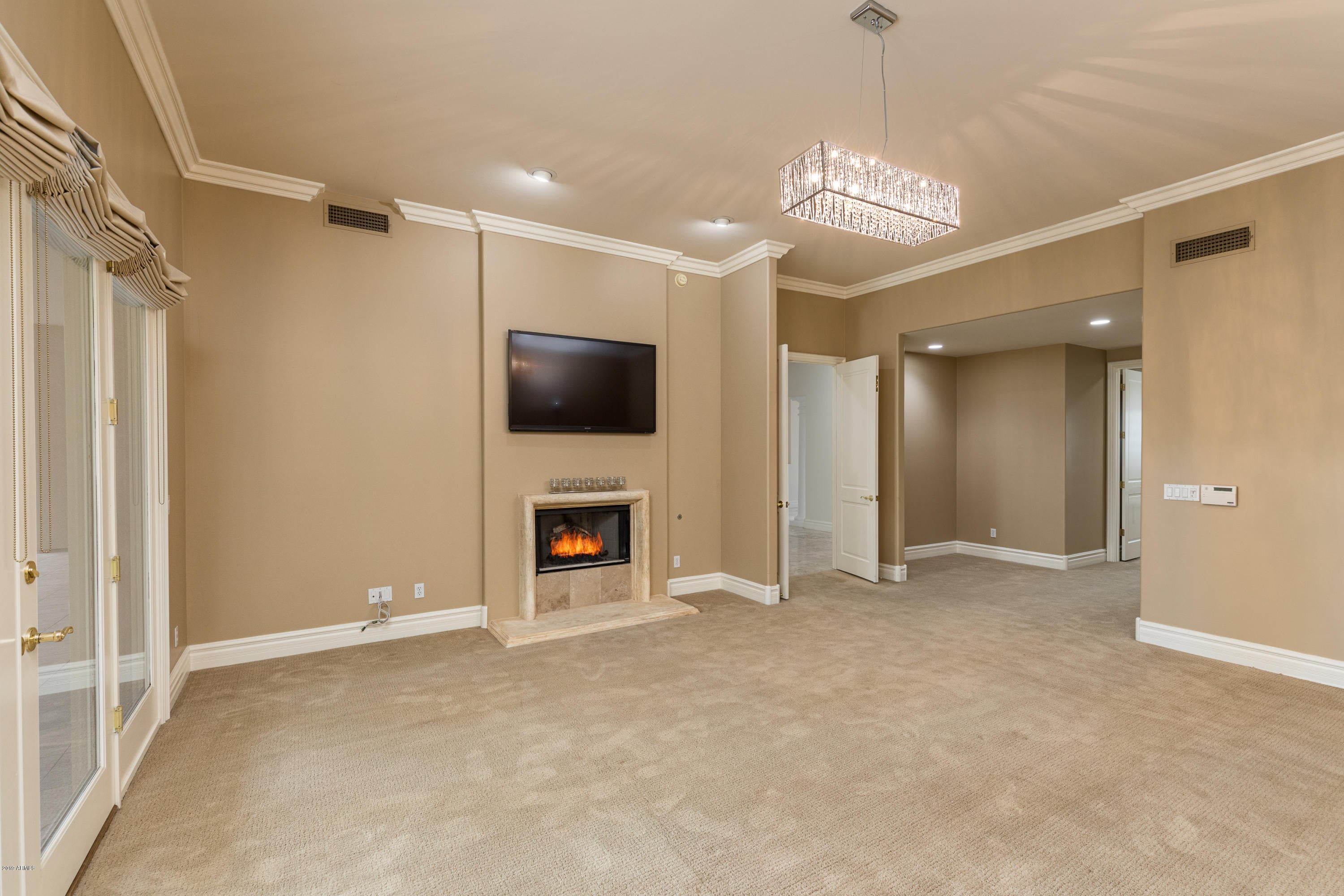PARADISE ESTATES MCR 405-39 LOT 18 - Residential