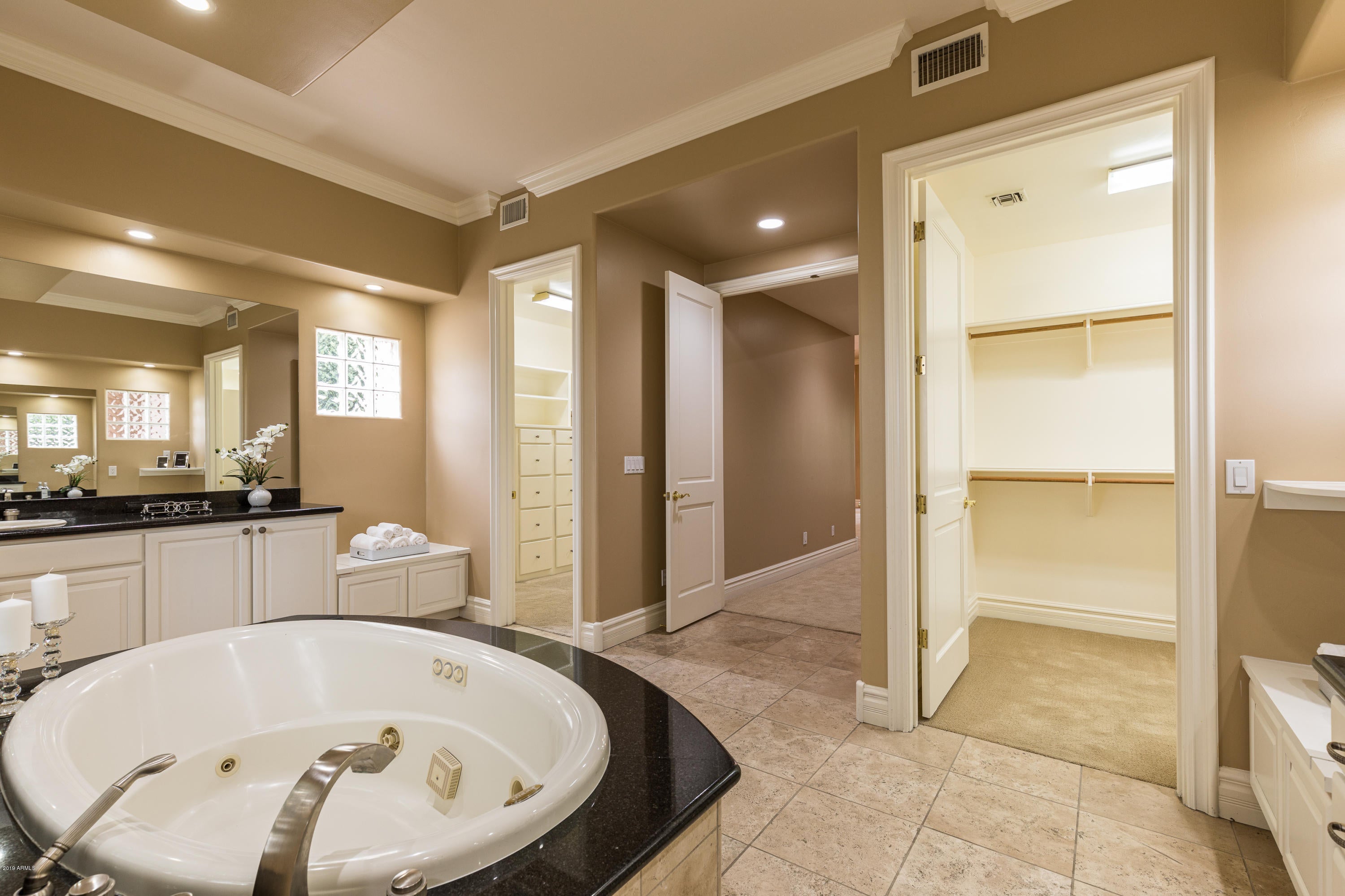PARADISE ESTATES MCR 405-39 LOT 18 - Residential
