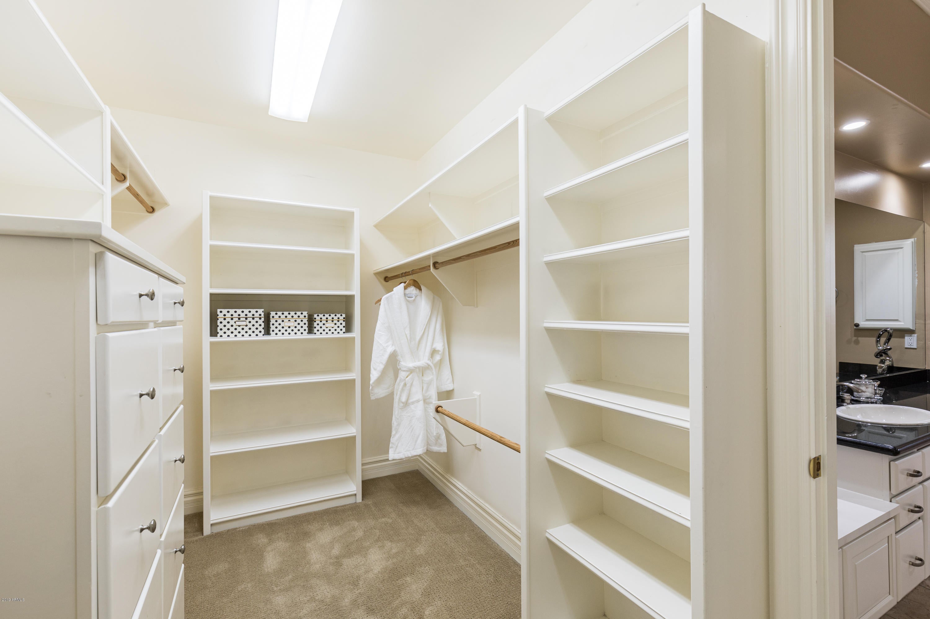 PARADISE ESTATES MCR 405-39 LOT 18 - Residential
