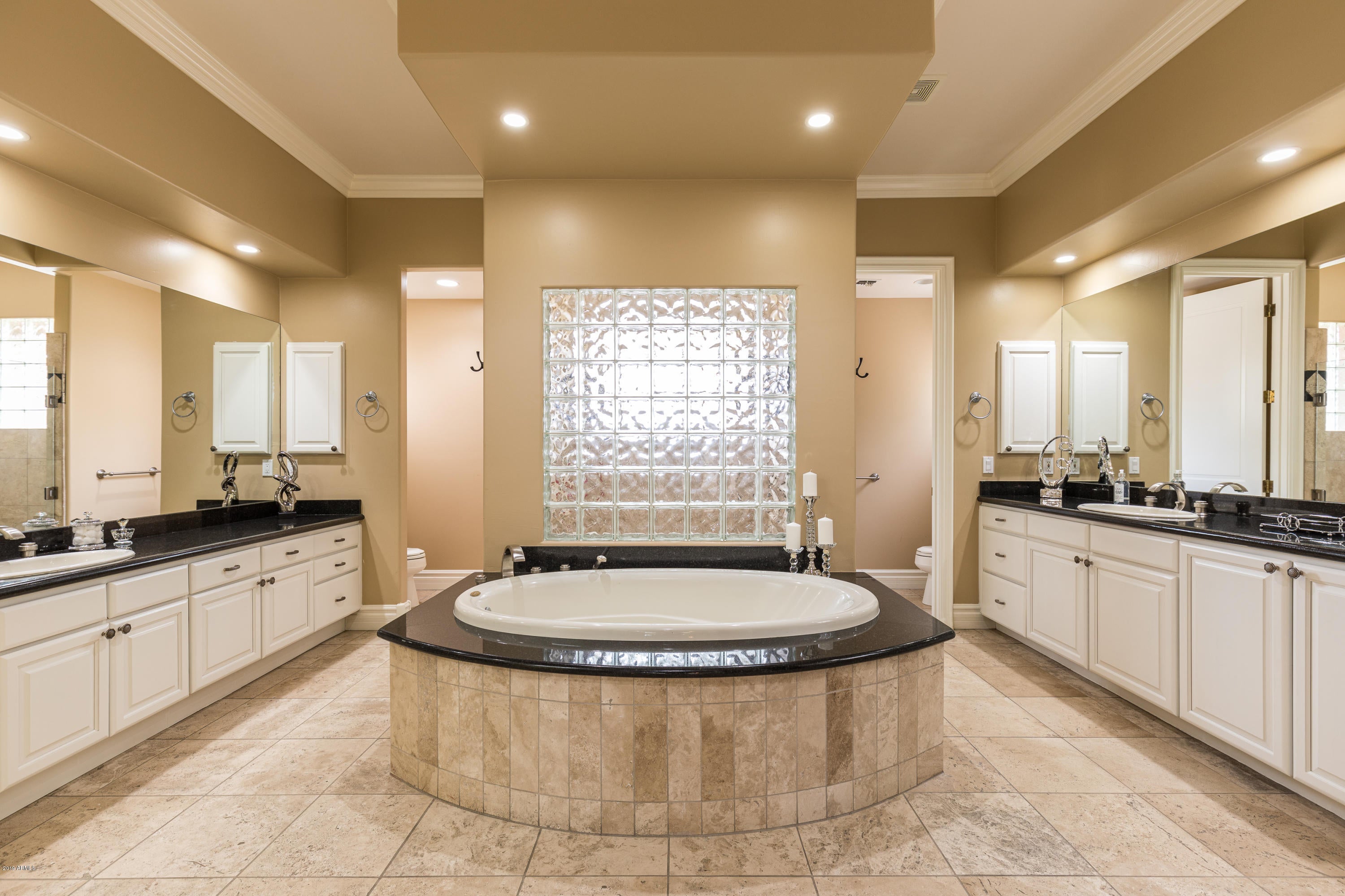 PARADISE ESTATES MCR 405-39 LOT 18 - Residential