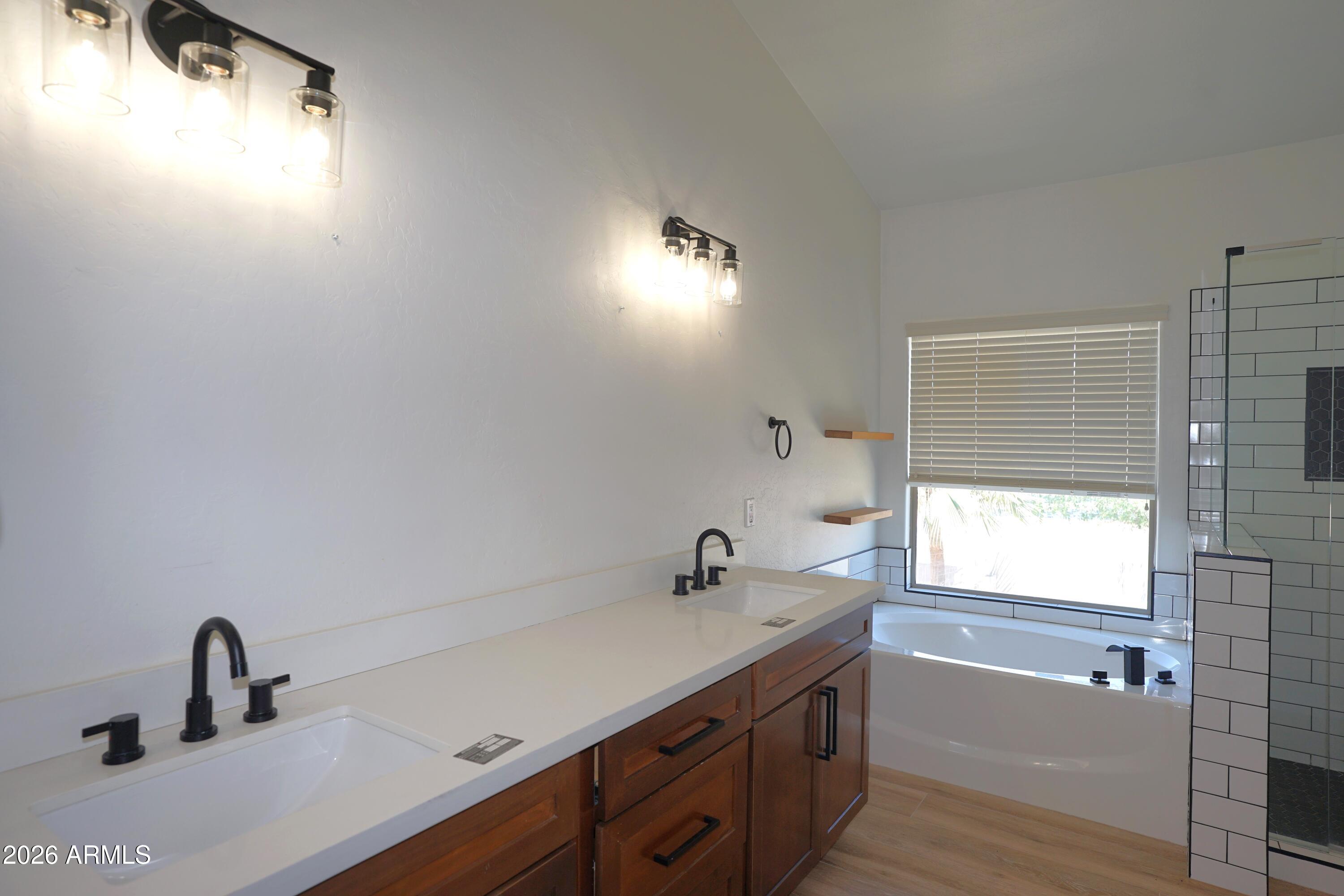 DREAMING SUMMIT UNIT 1 AMD - Residential