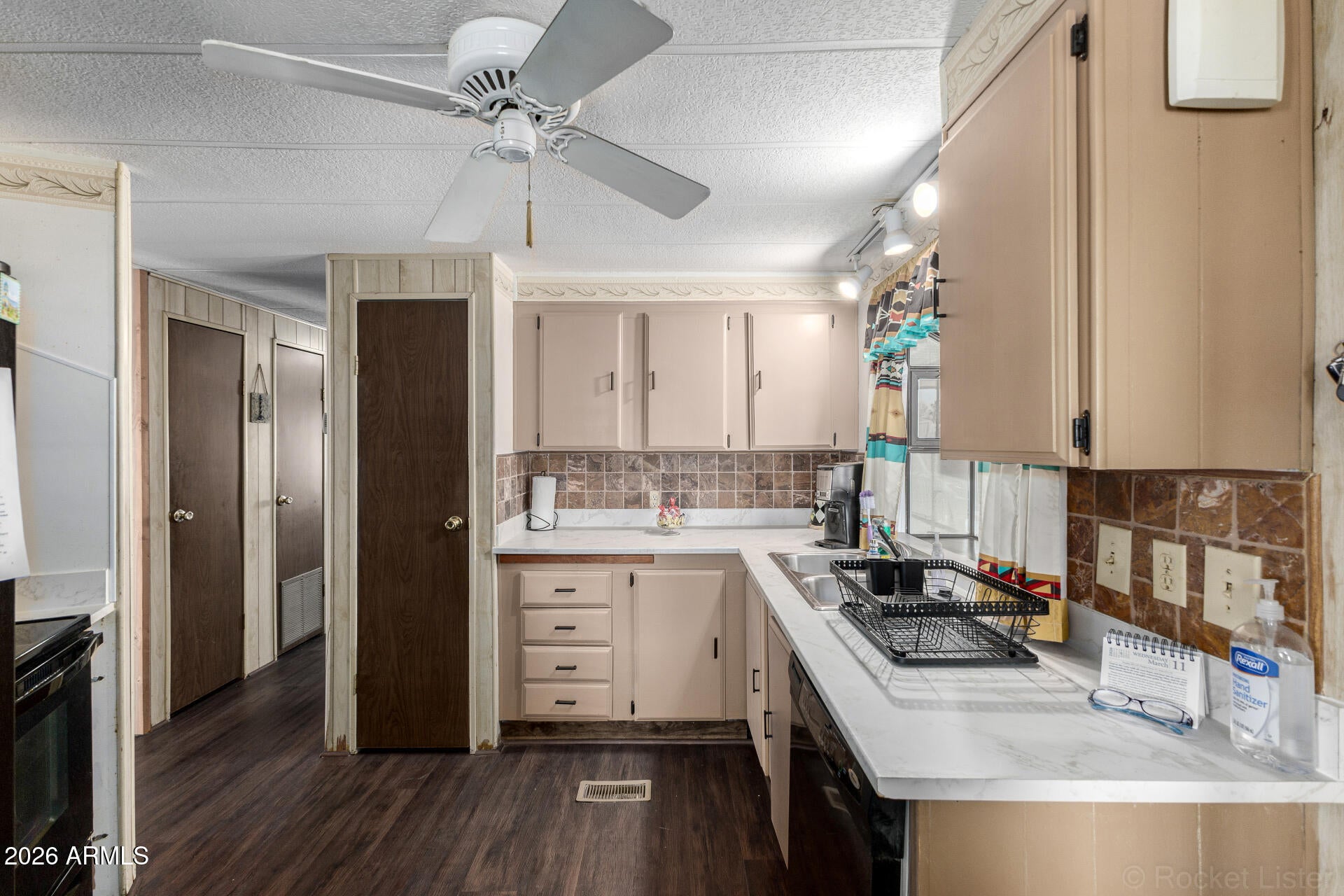 MESA EAST UNIT 2 - Residential