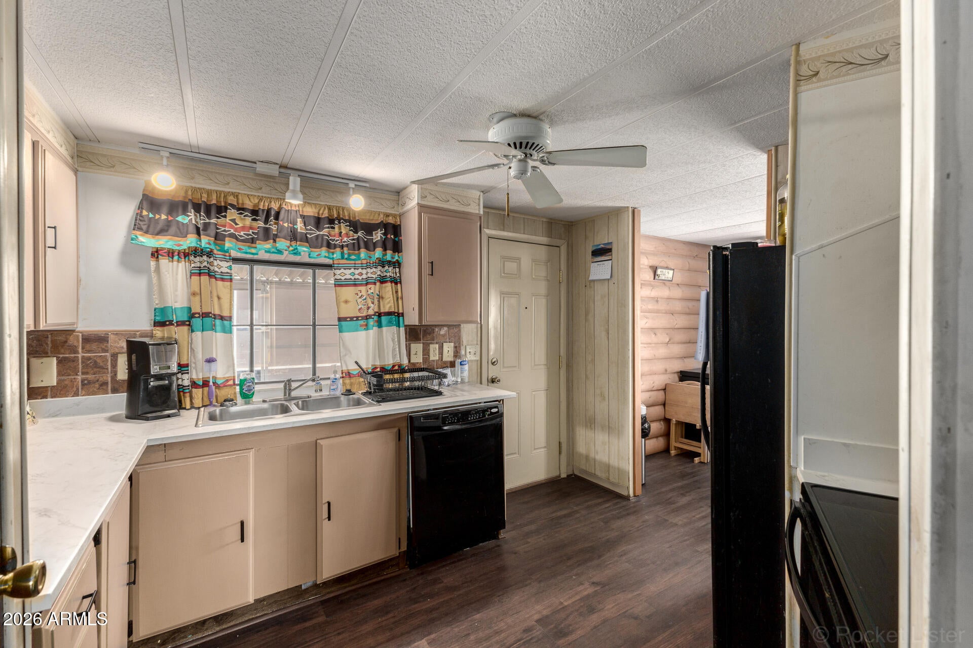 MESA EAST UNIT 2 - Residential