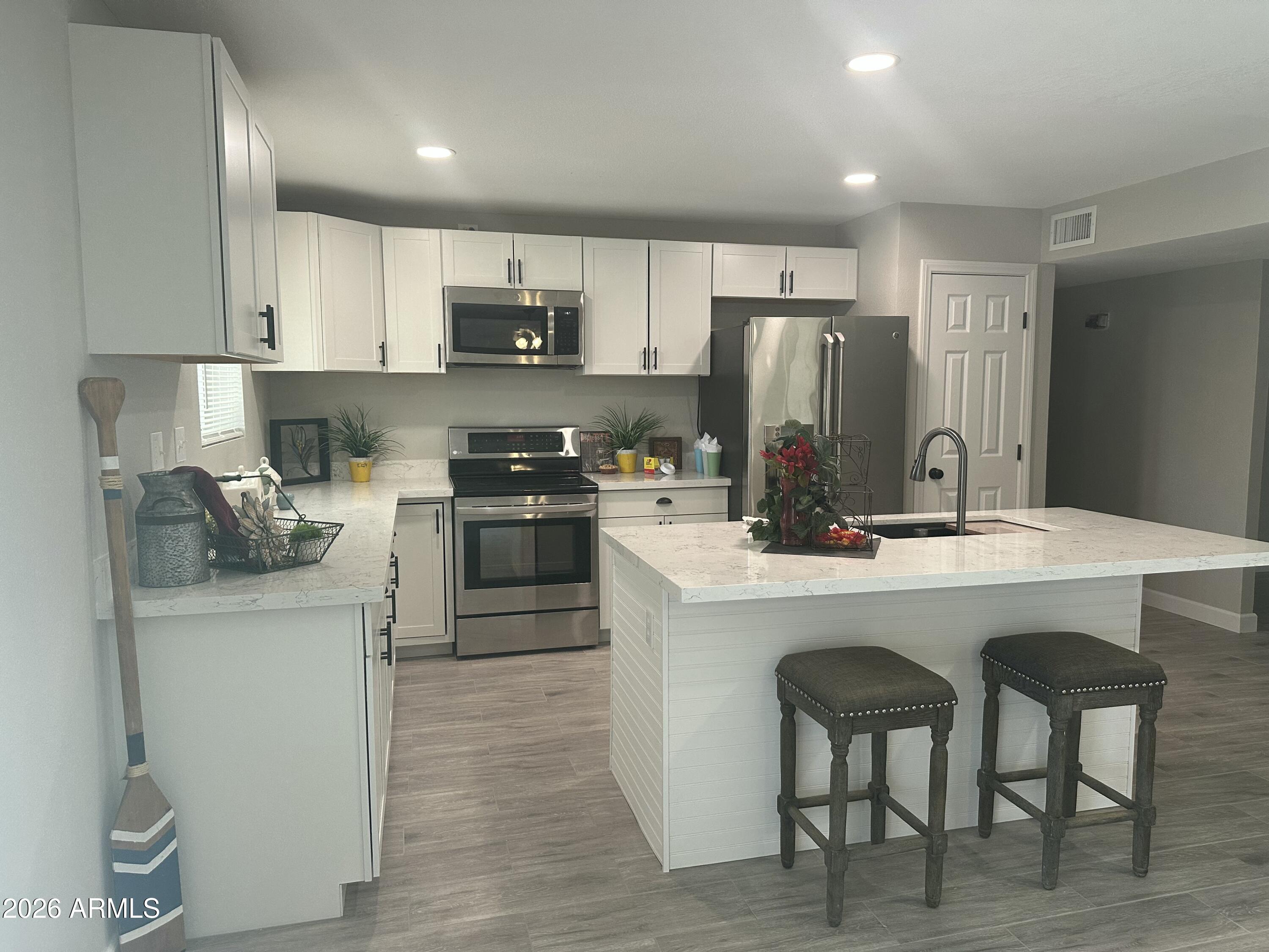 KNOELL NORTH 8 - Residential
