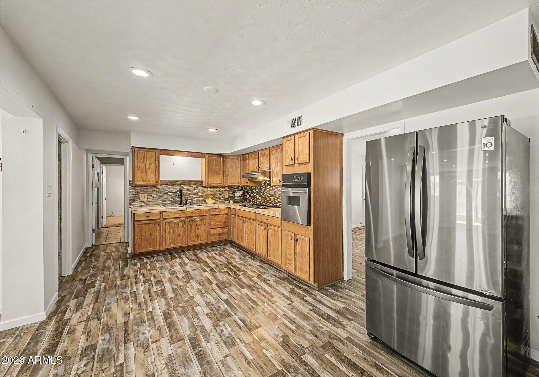 MANSFIELD MANOR - Residential