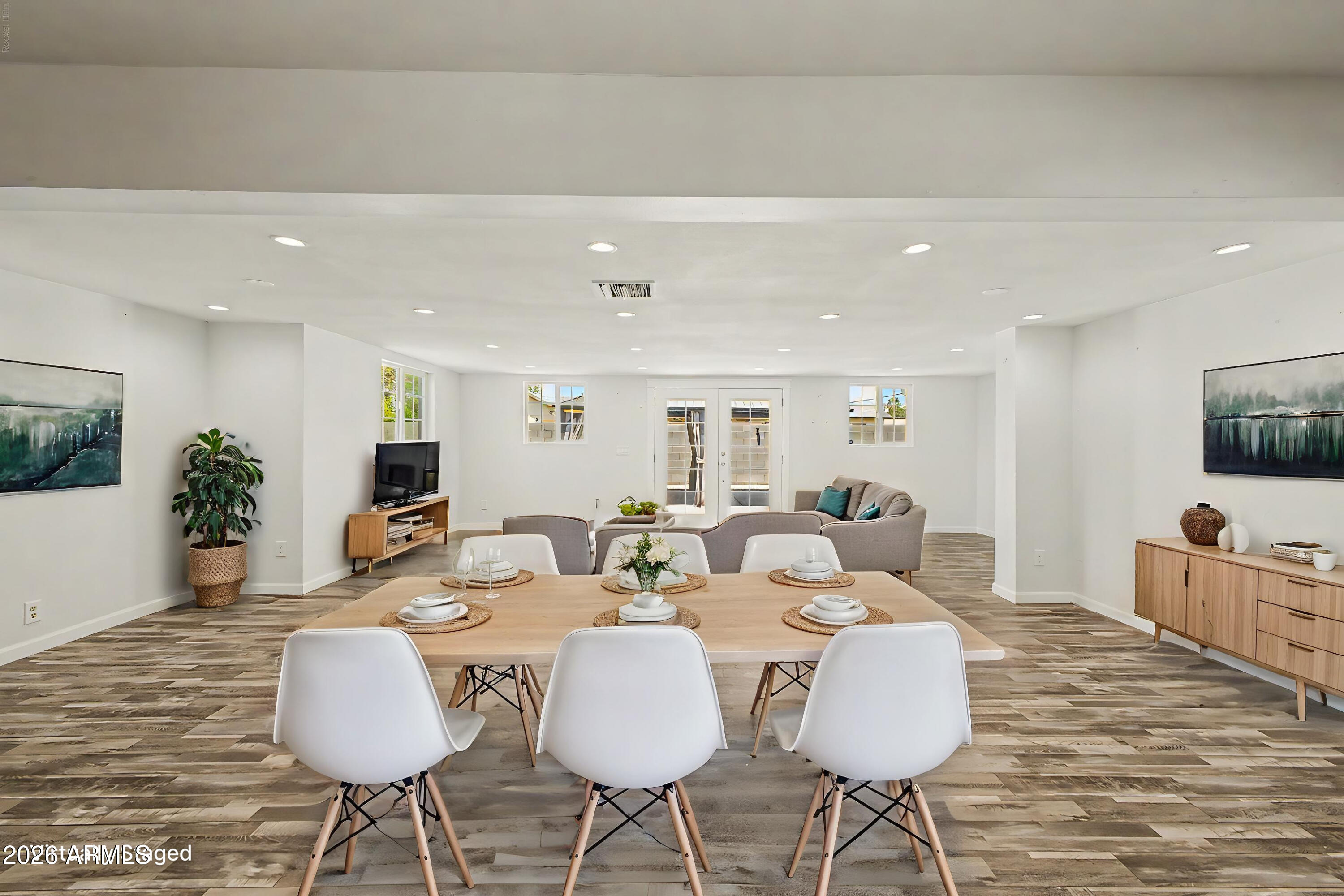 MANSFIELD MANOR - Residential